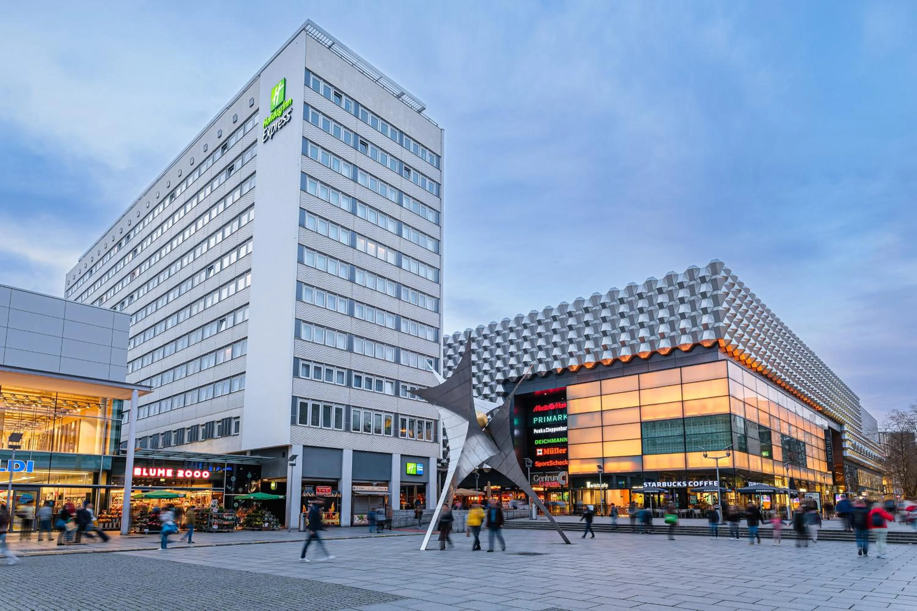 Property building in Holiday Inn Express Dresden Zentrum by IHG