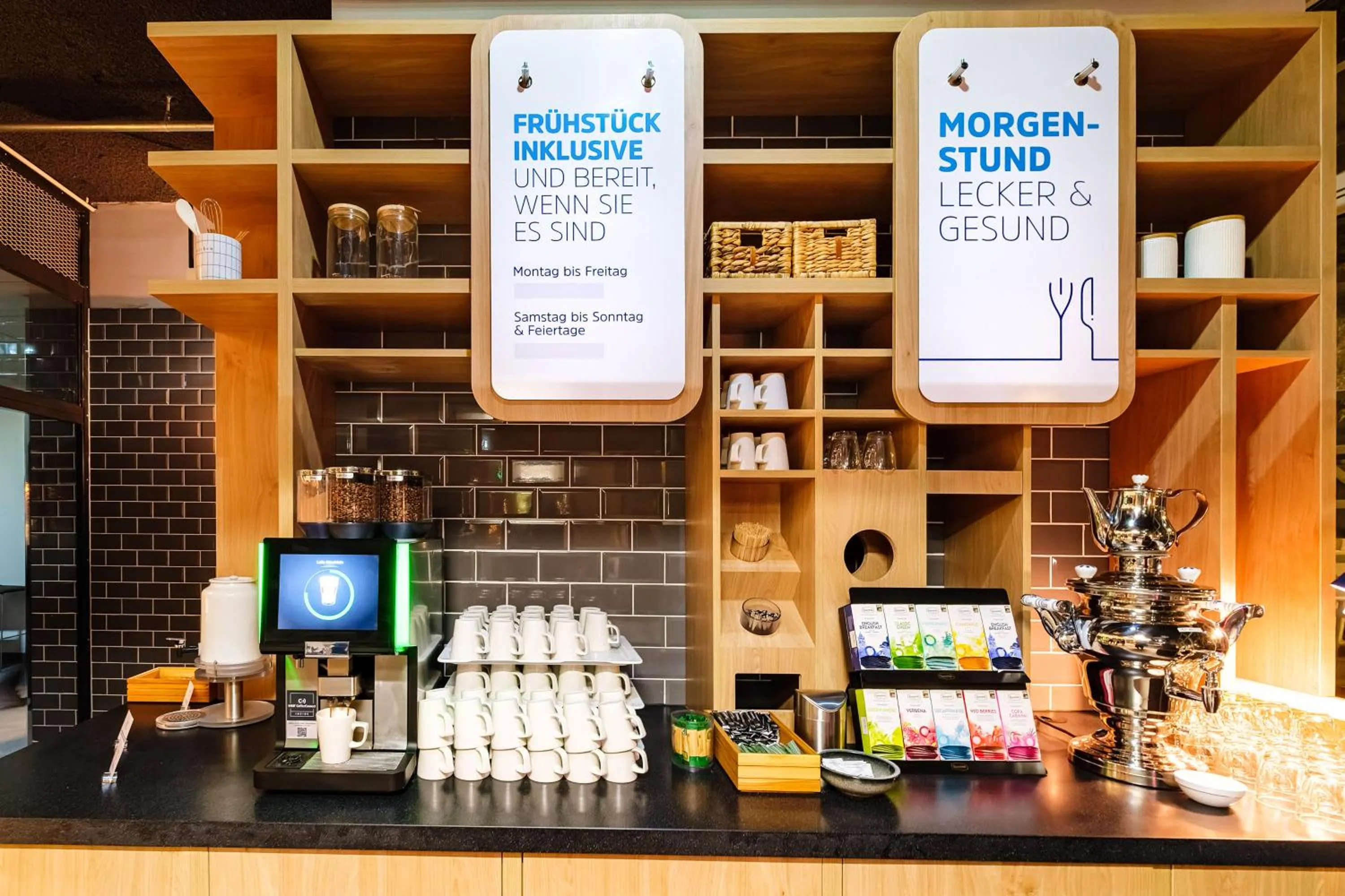 Restaurant/places to eat in Holiday Inn Express Dresden Zentrum by IHG