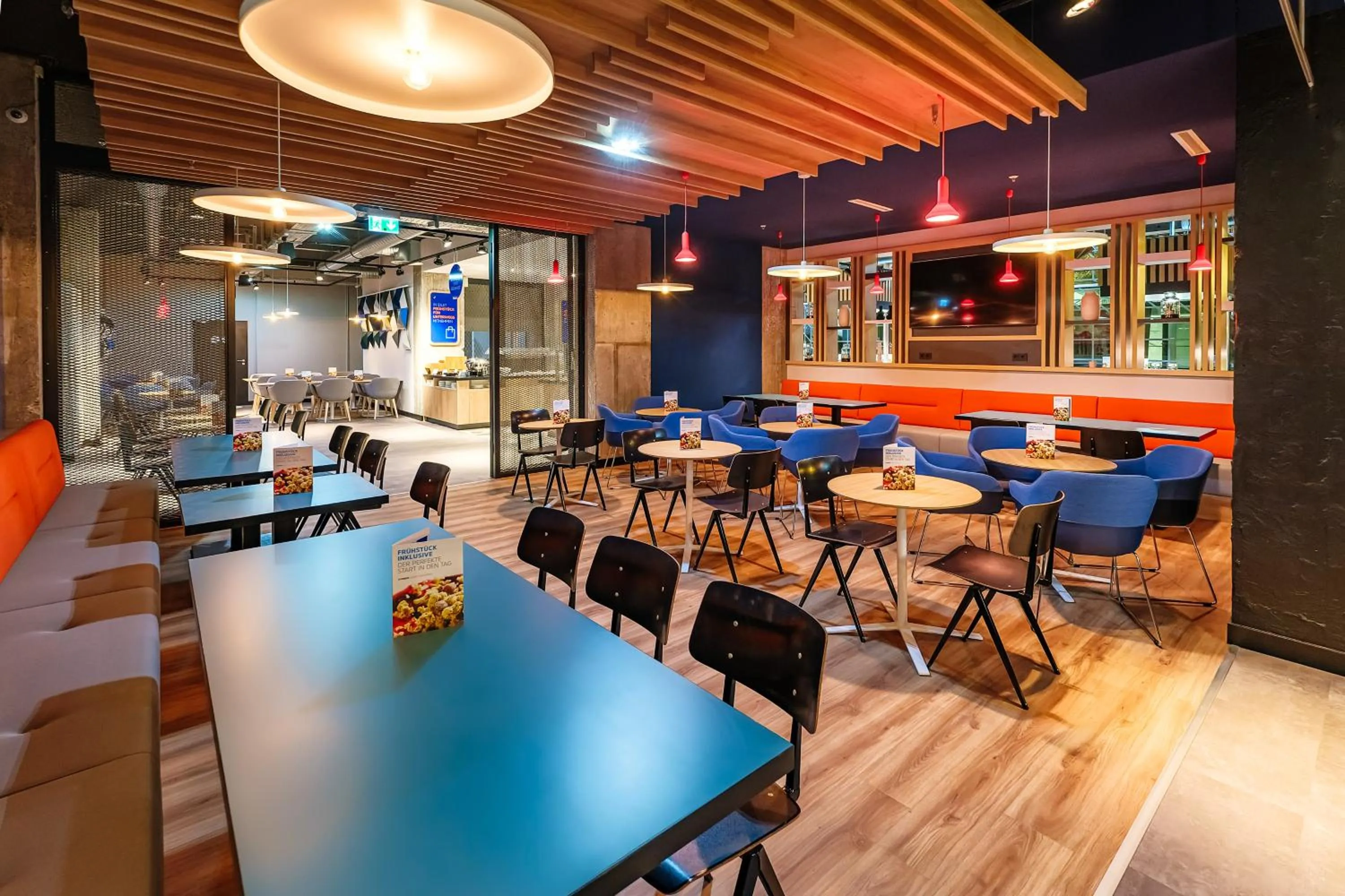 Breakfast in Holiday Inn Express Dresden Zentrum by IHG