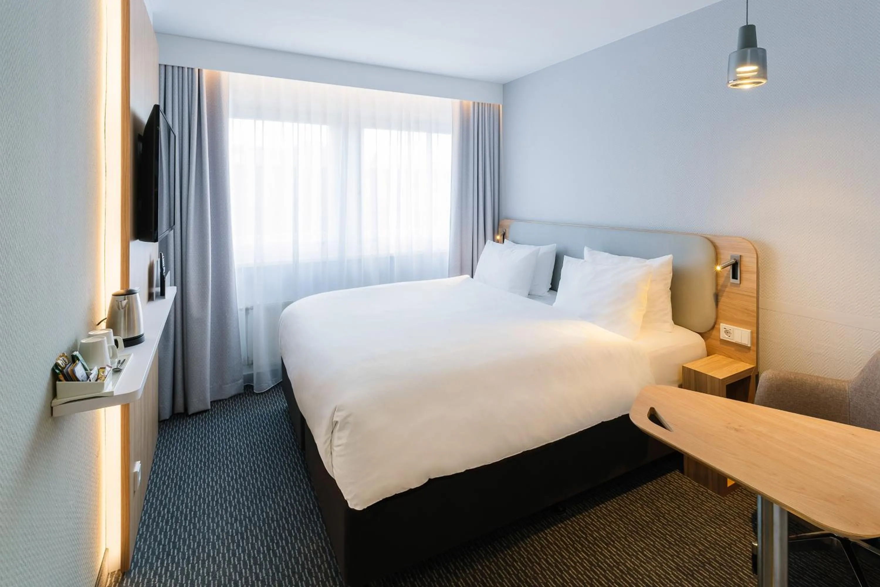 Bedroom, Bed in Holiday Inn Express Dresden Zentrum by IHG