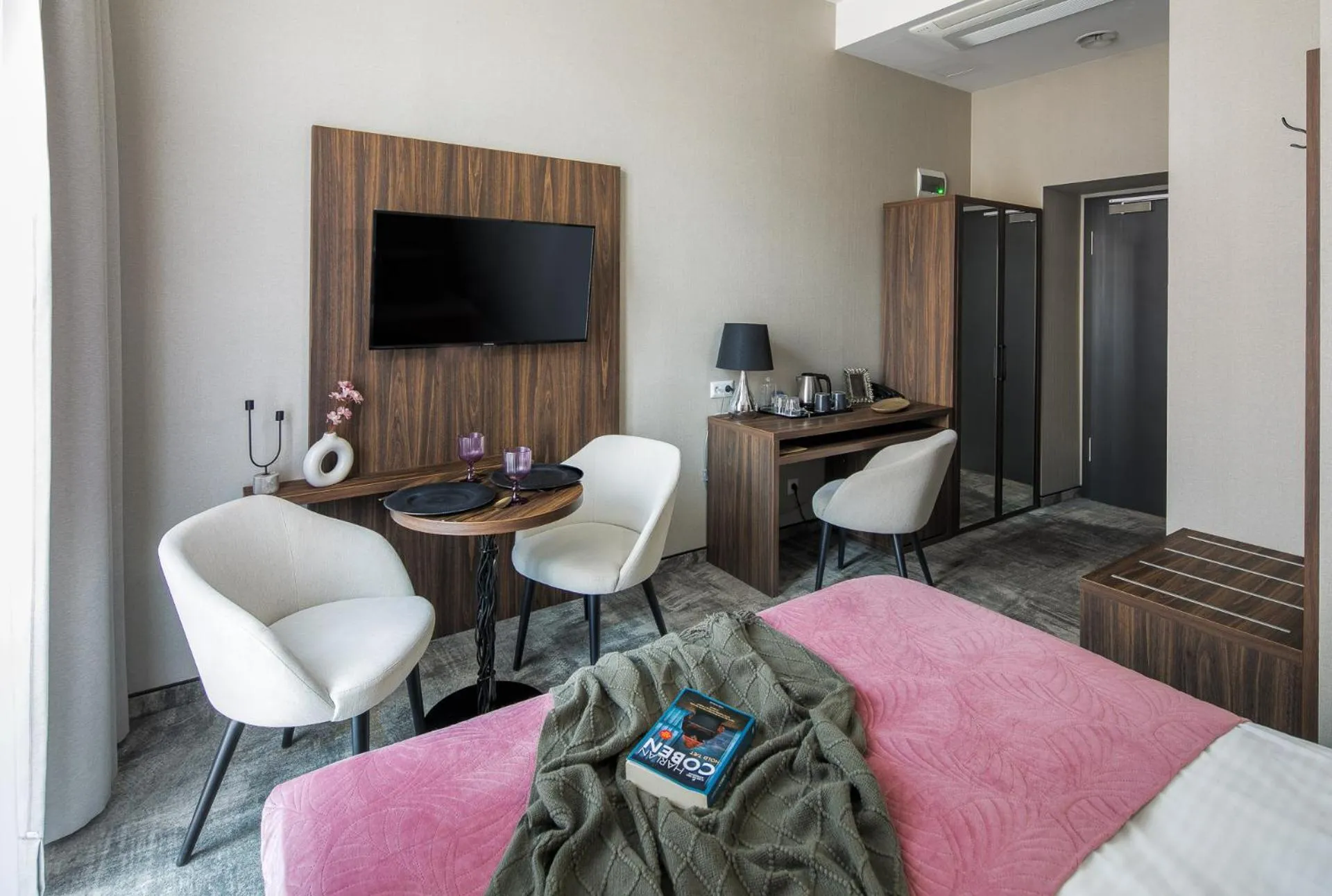 TV and multimedia in Dream Boutique Aparthotel