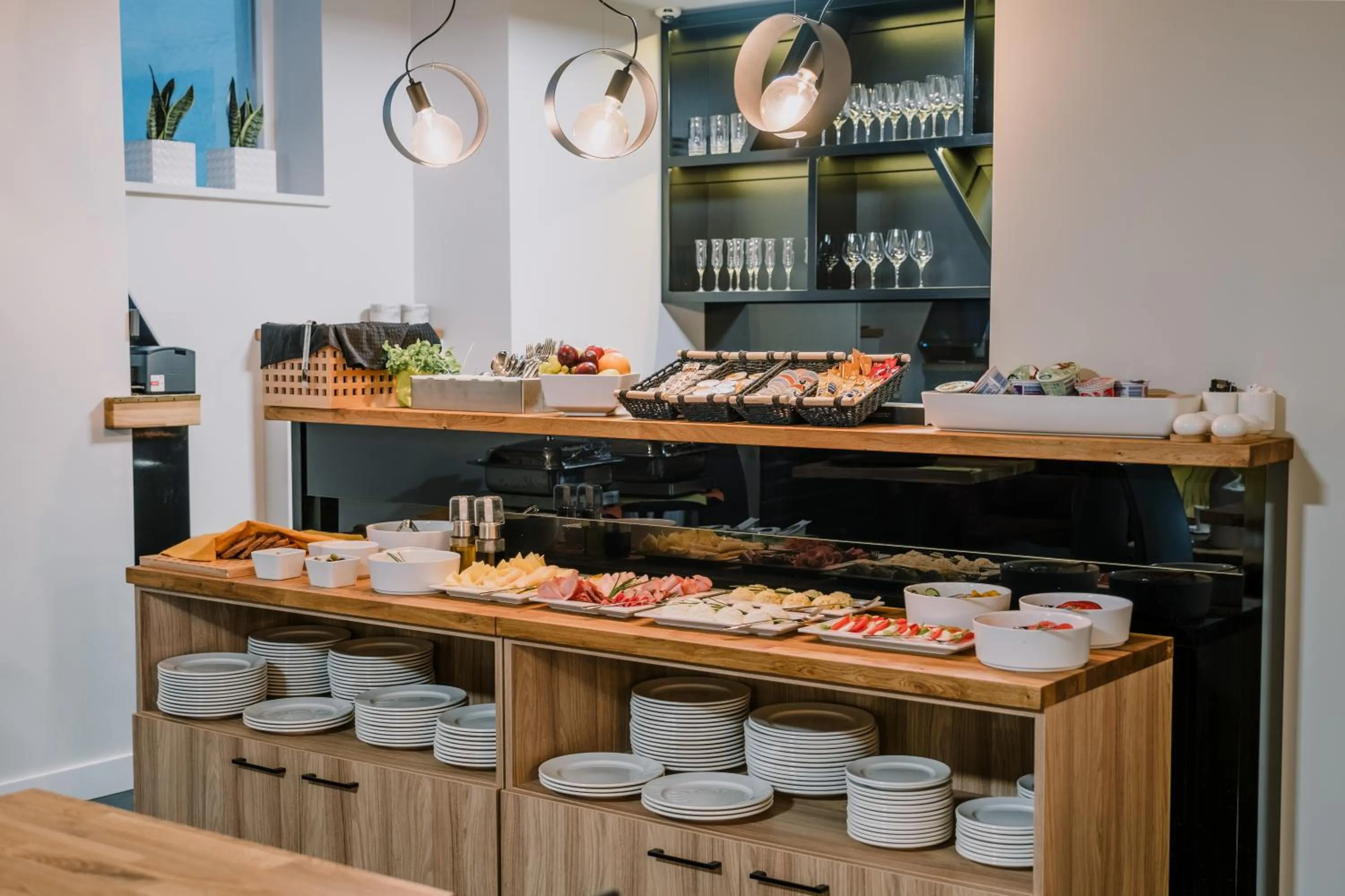 Restaurant/places to eat in DReAM Boutique Residence