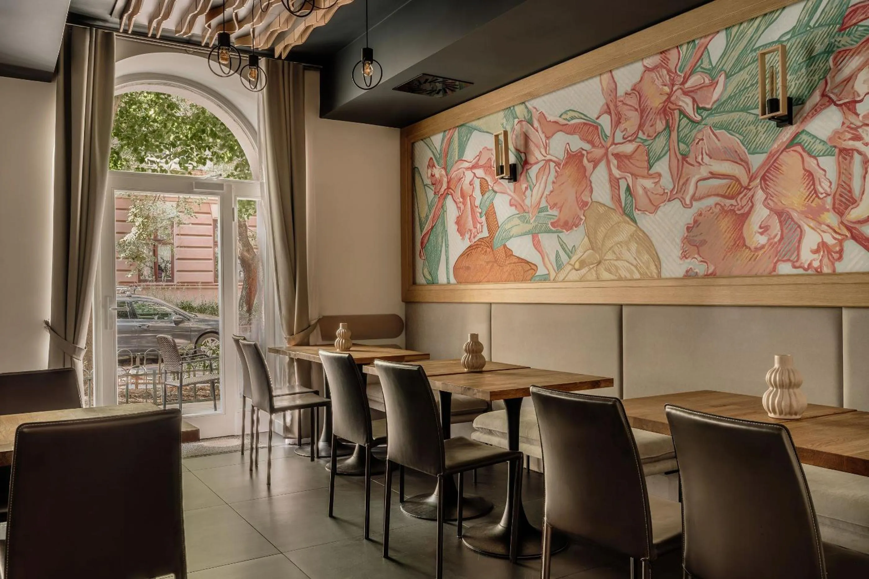 Restaurant/places to eat in DReAM Boutique Residence