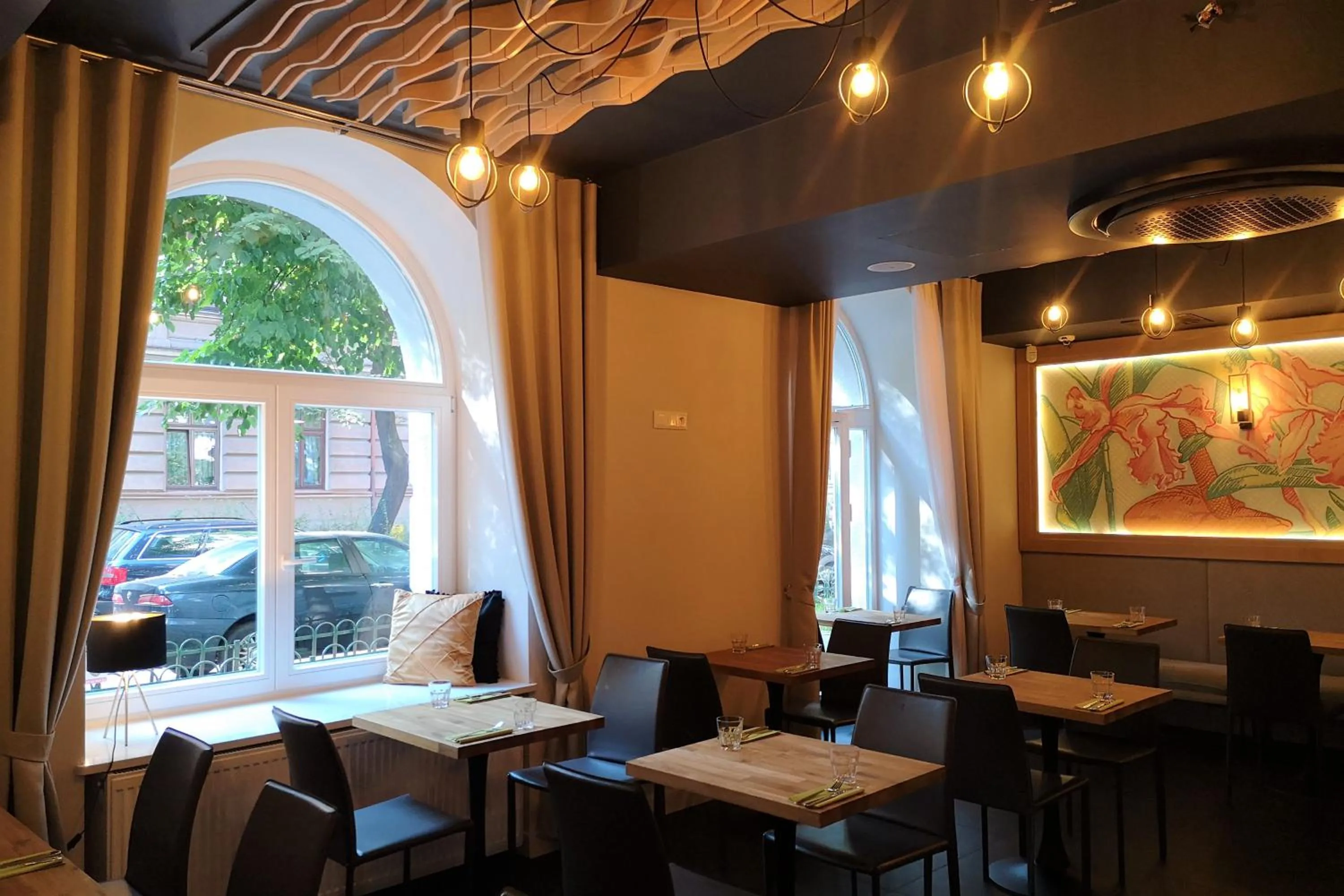 Restaurant/places to eat in DReAM Boutique Residence