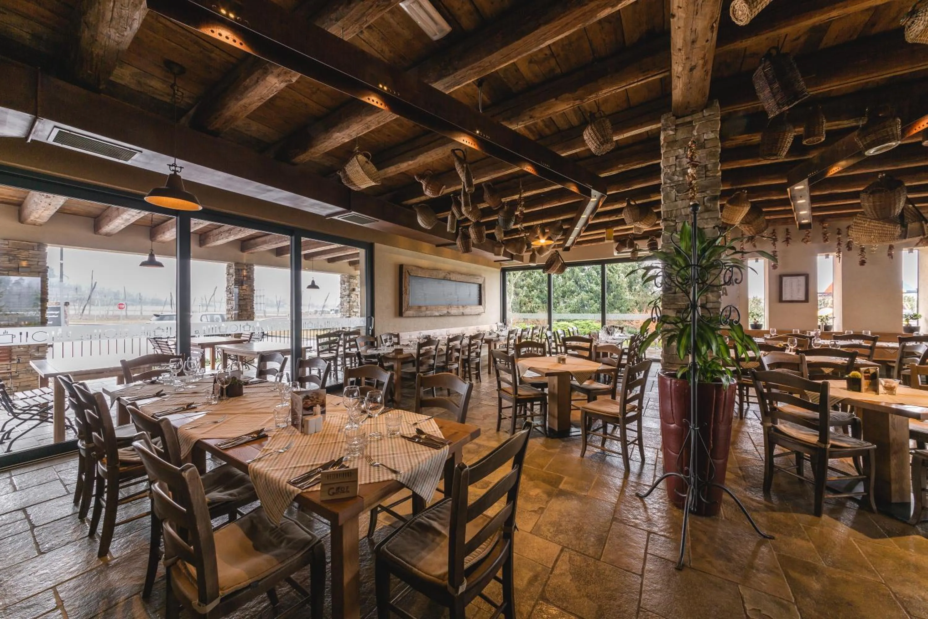 Restaurant/places to eat in Hotel Grof