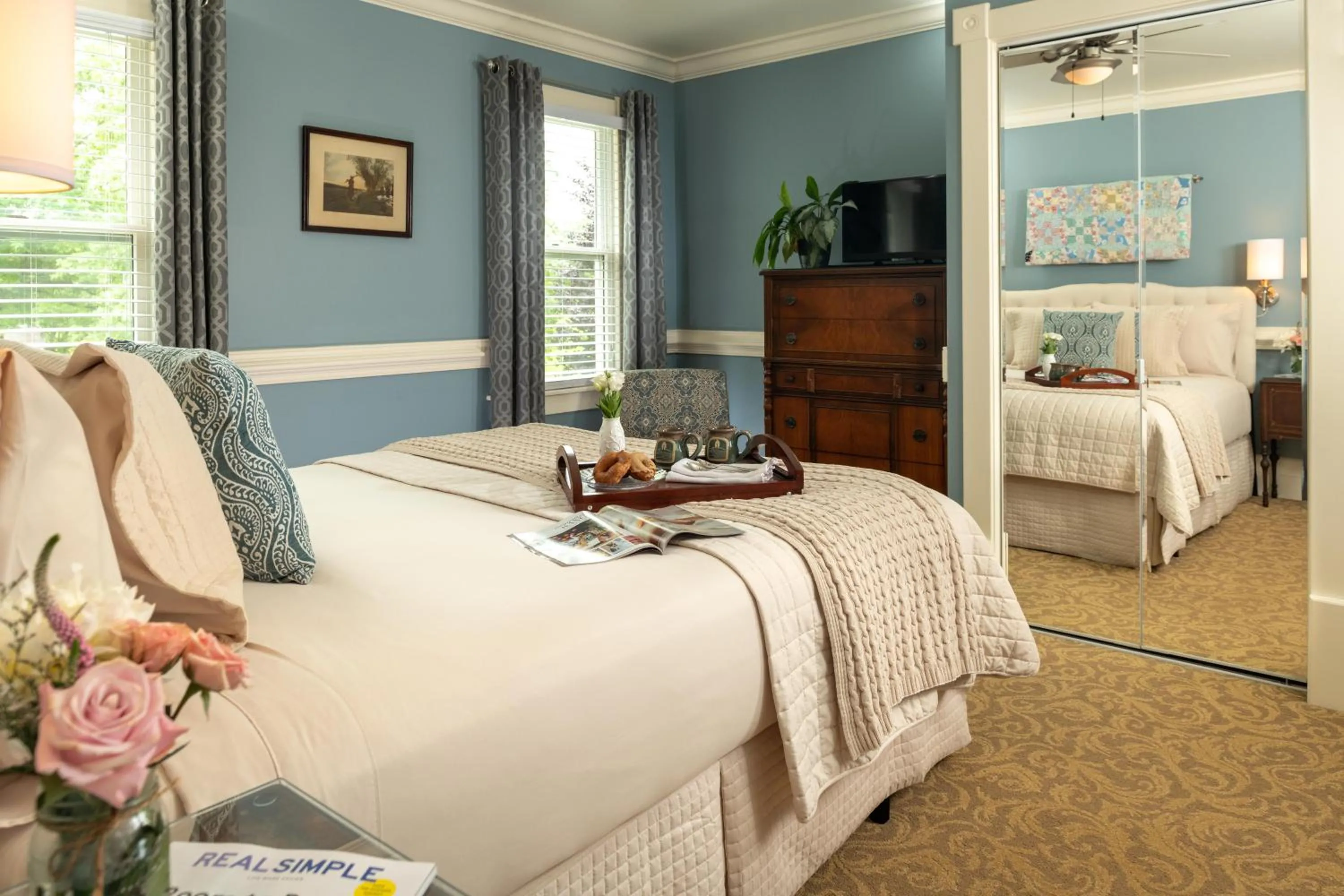 Queen Room in The Jacqueline House