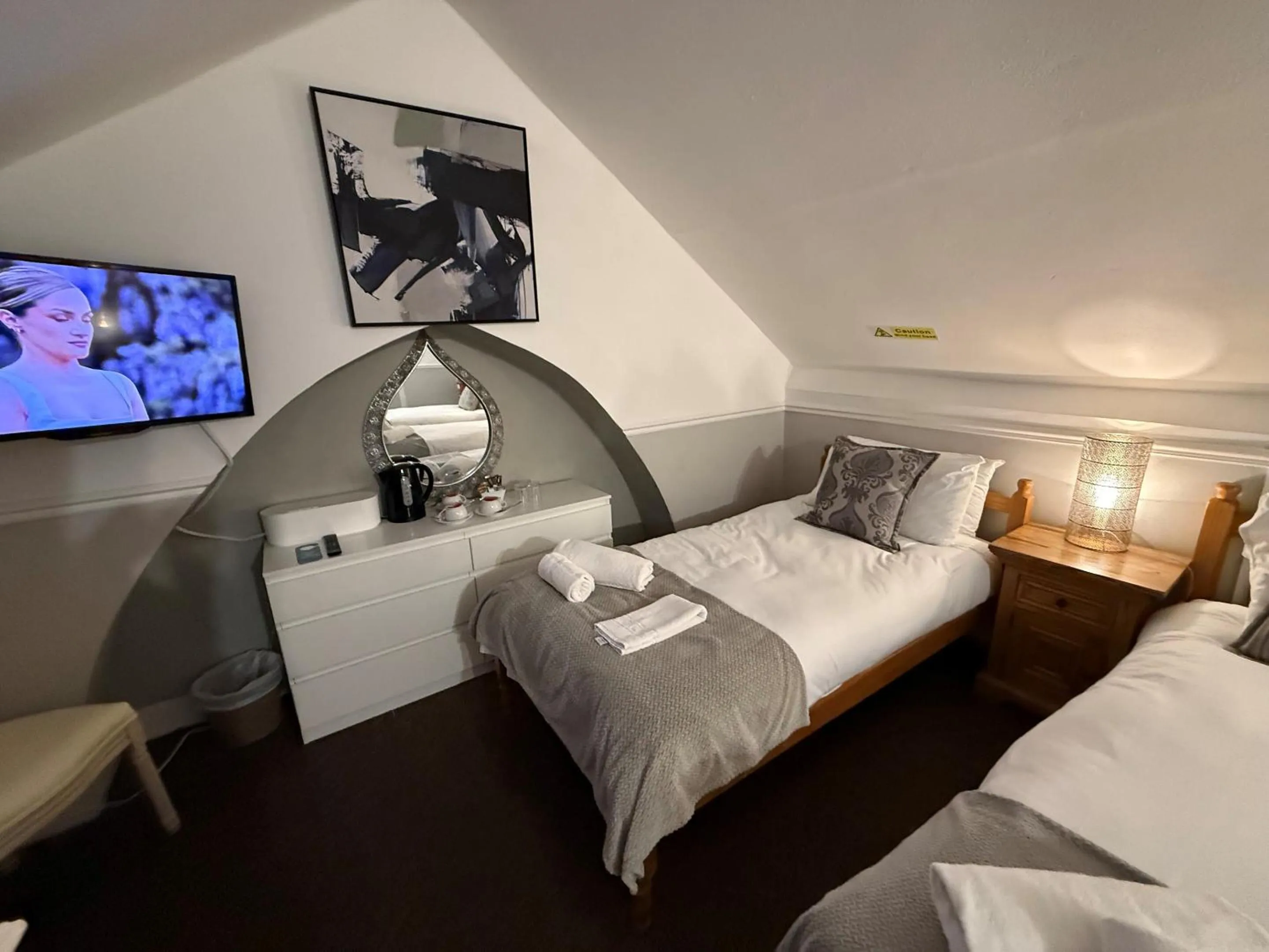 Bedroom, Bed in Central Hotel