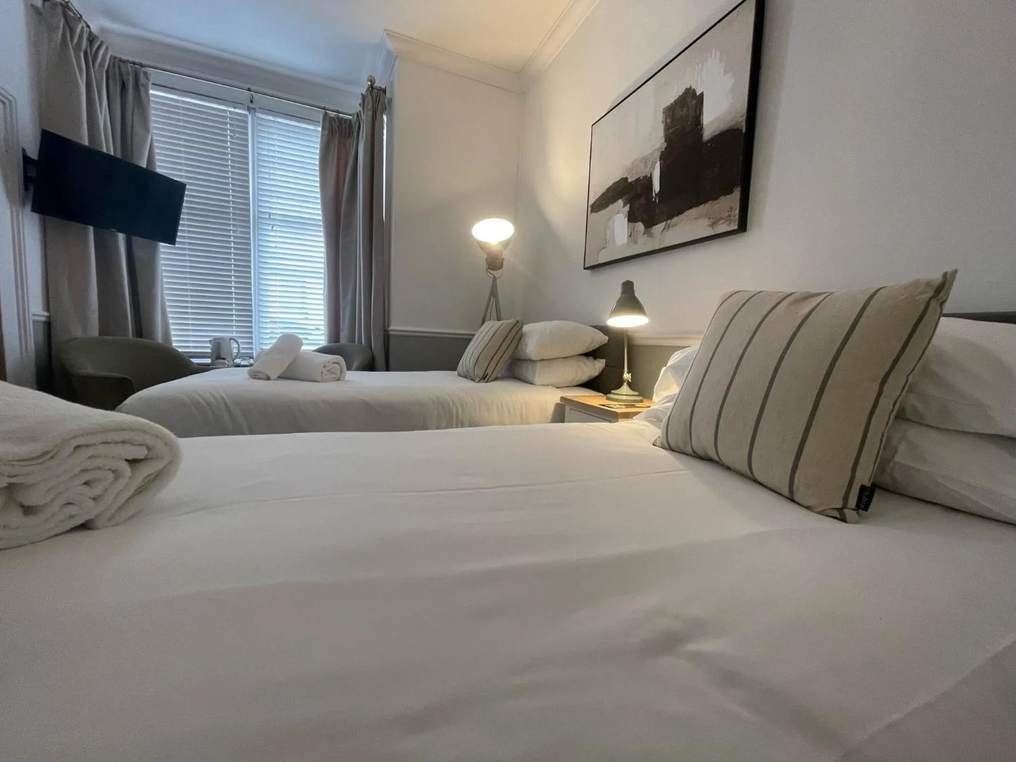 Bedroom, Bed in Central Hotel