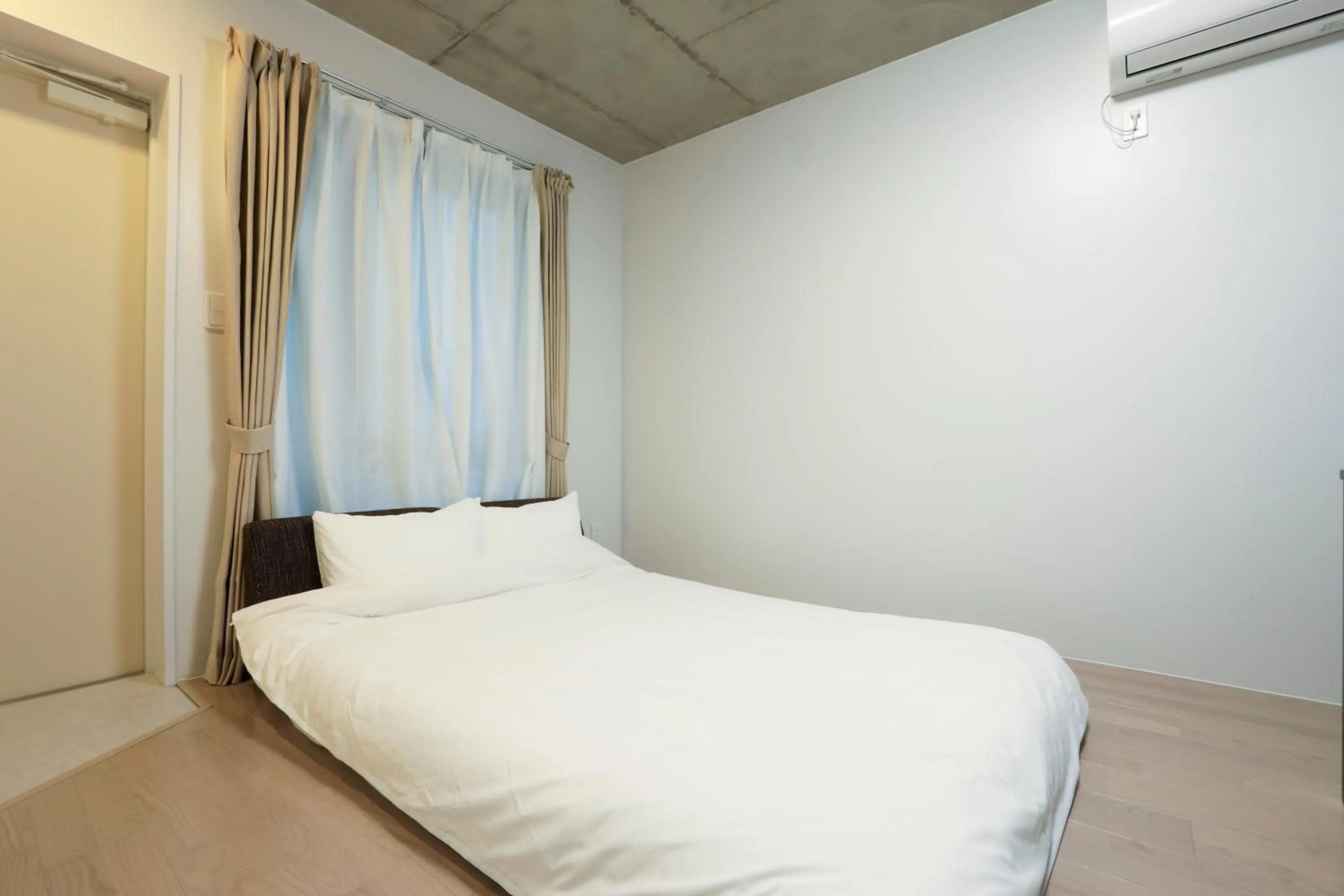 Bed in Laffitte Tokyo WEST