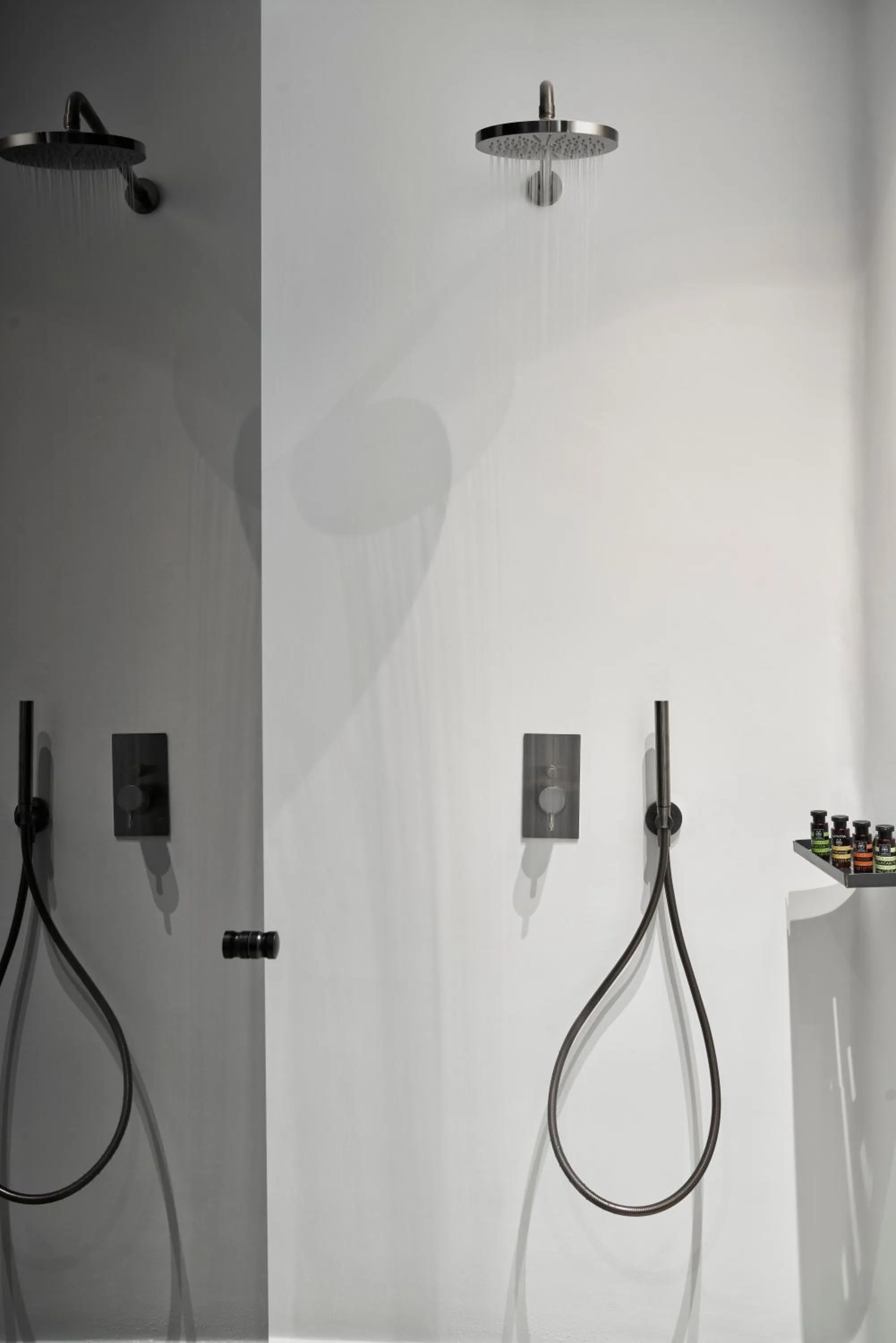 Shower in SantAnna Luxury Suites