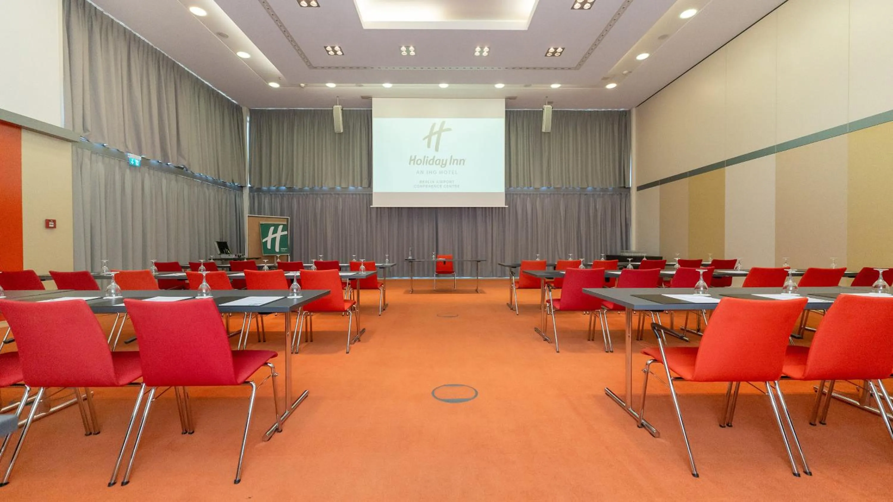 Meeting/conference room in Holiday Inn Berlin Airport - Conference Centre by IHG