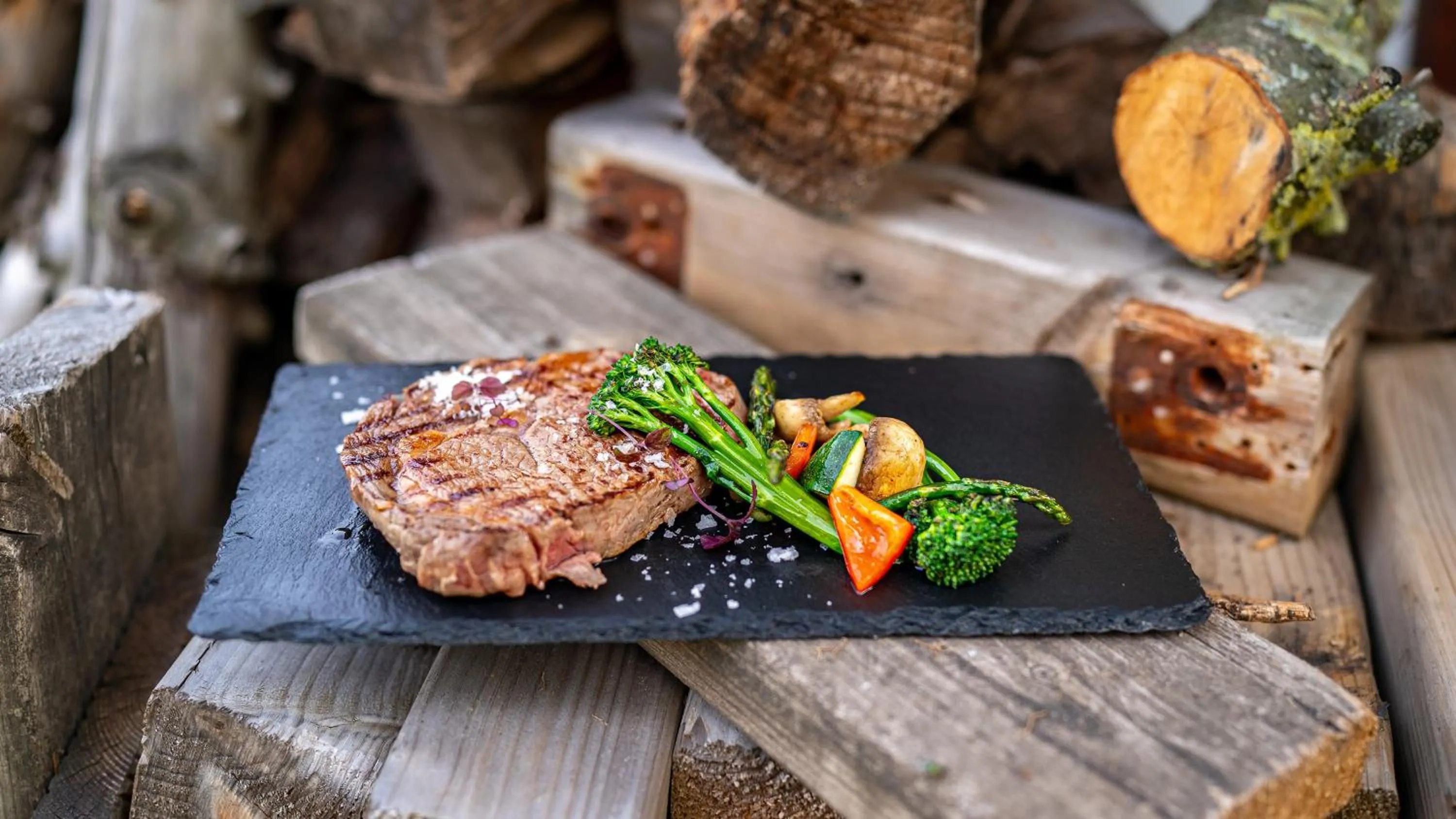 Restaurant/places to eat in Holiday Inn Berlin Airport - Conference Centre by IHG