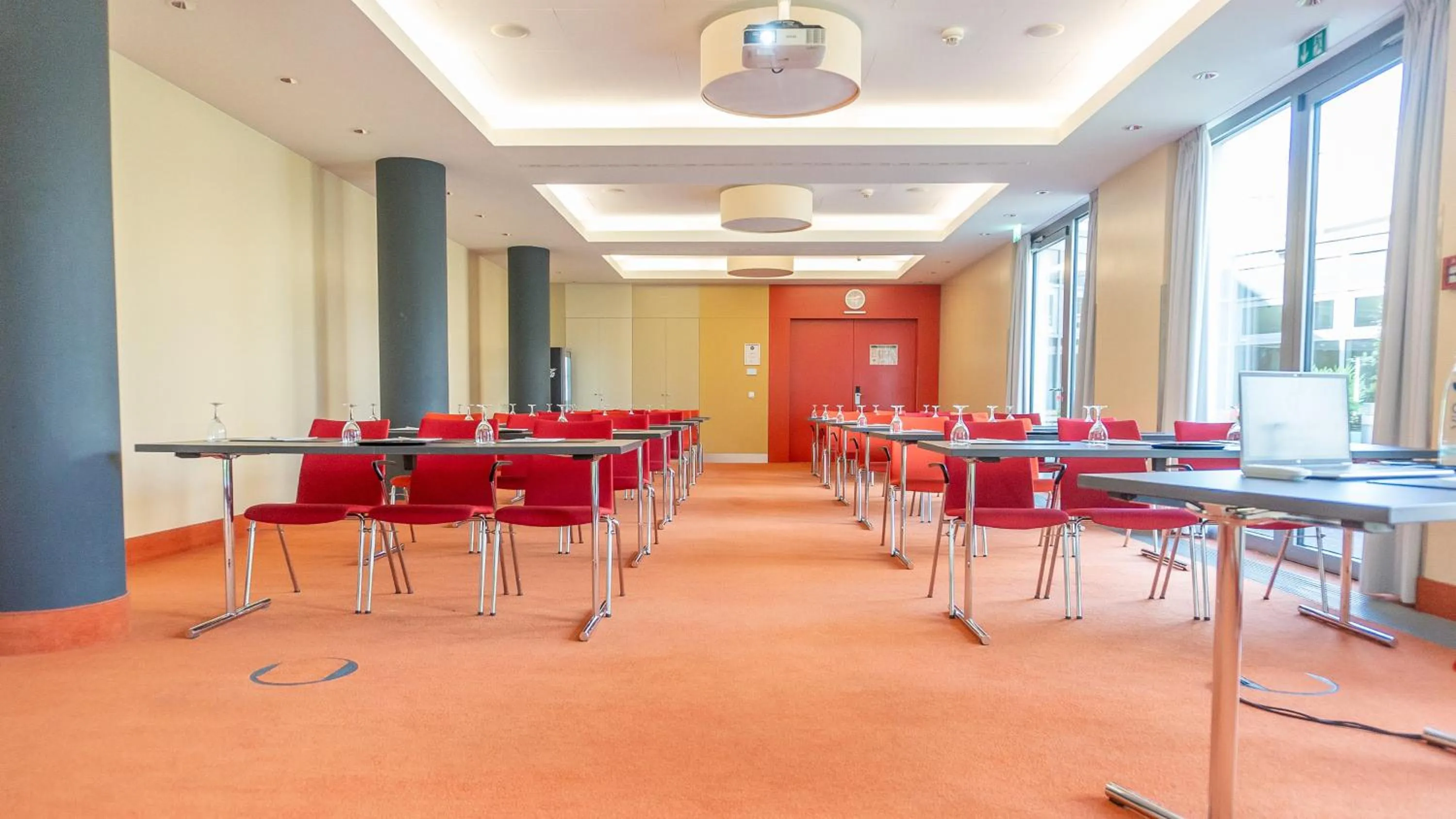 Meeting/conference room in Holiday Inn Berlin Airport - Conference Centre by IHG