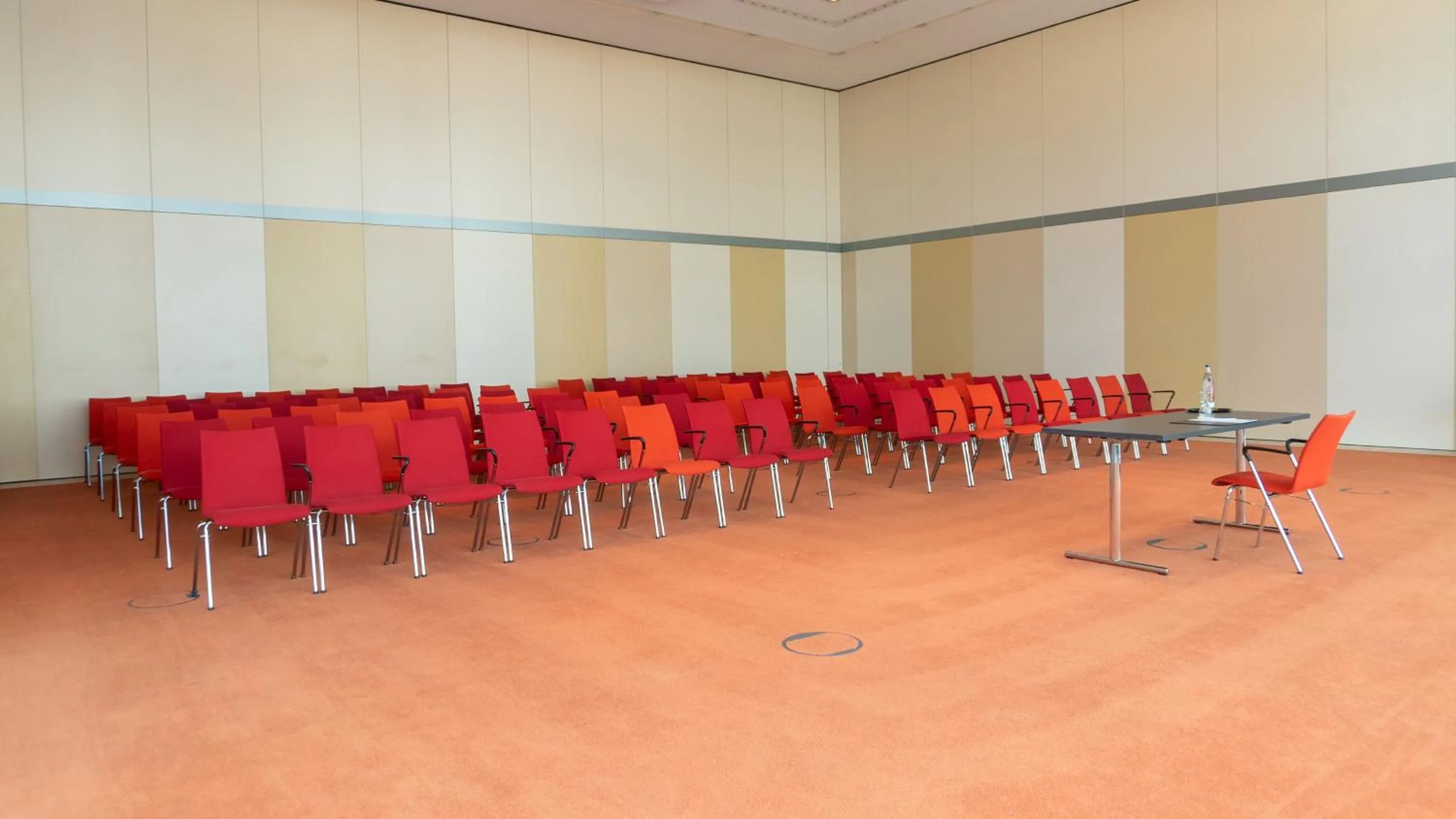 Meeting/conference room in Holiday Inn Berlin Airport - Conference Centre by IHG