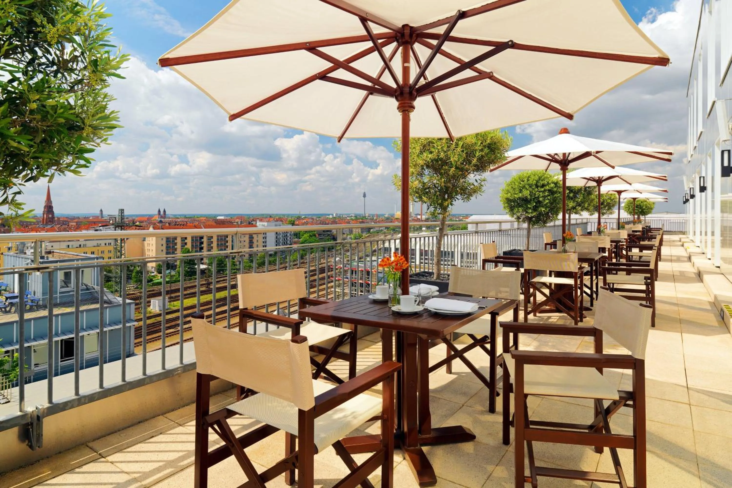 Lounge or bar in Sheraton Carlton Nuernberg