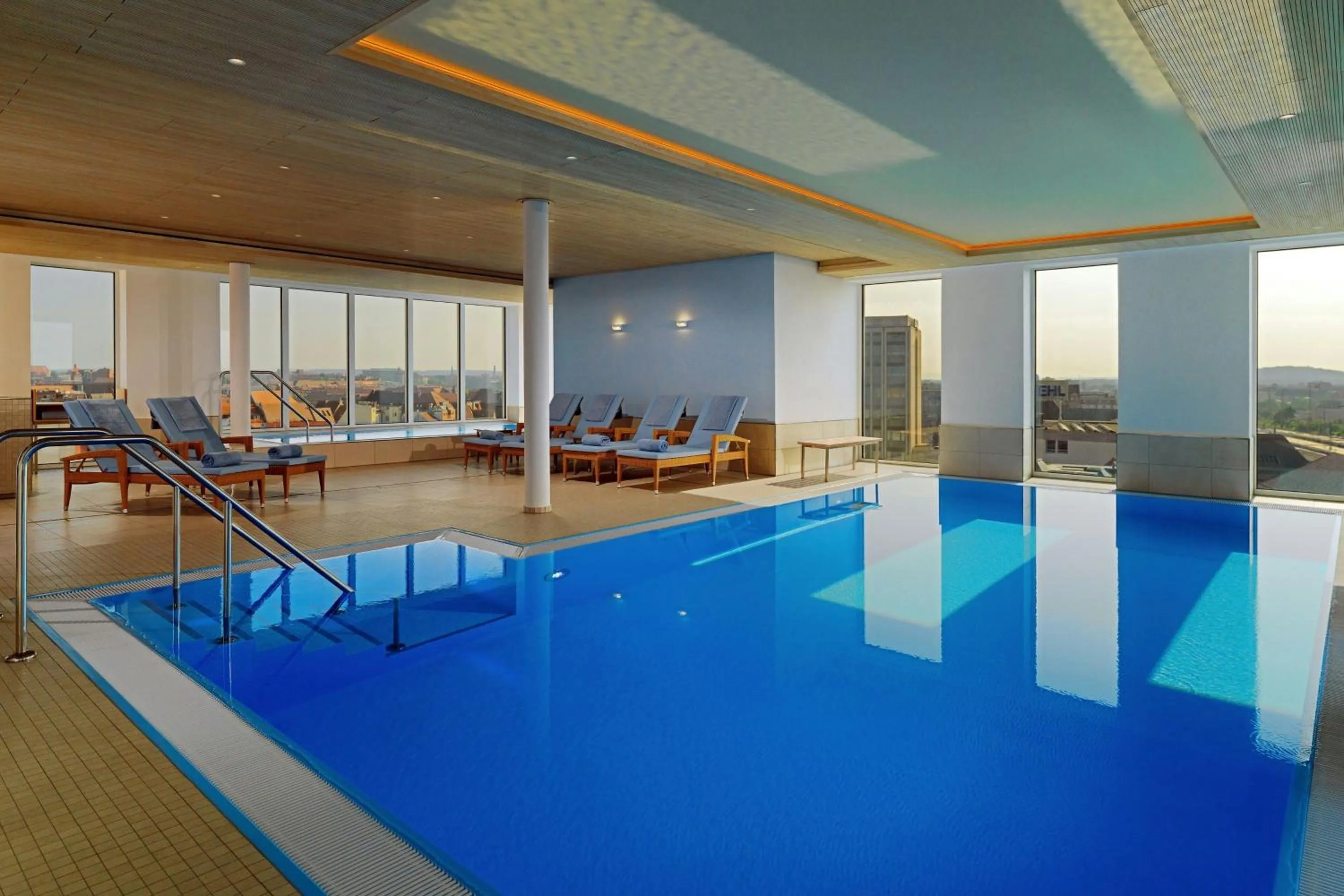 Swimming pool in Sheraton Carlton Nuernberg
