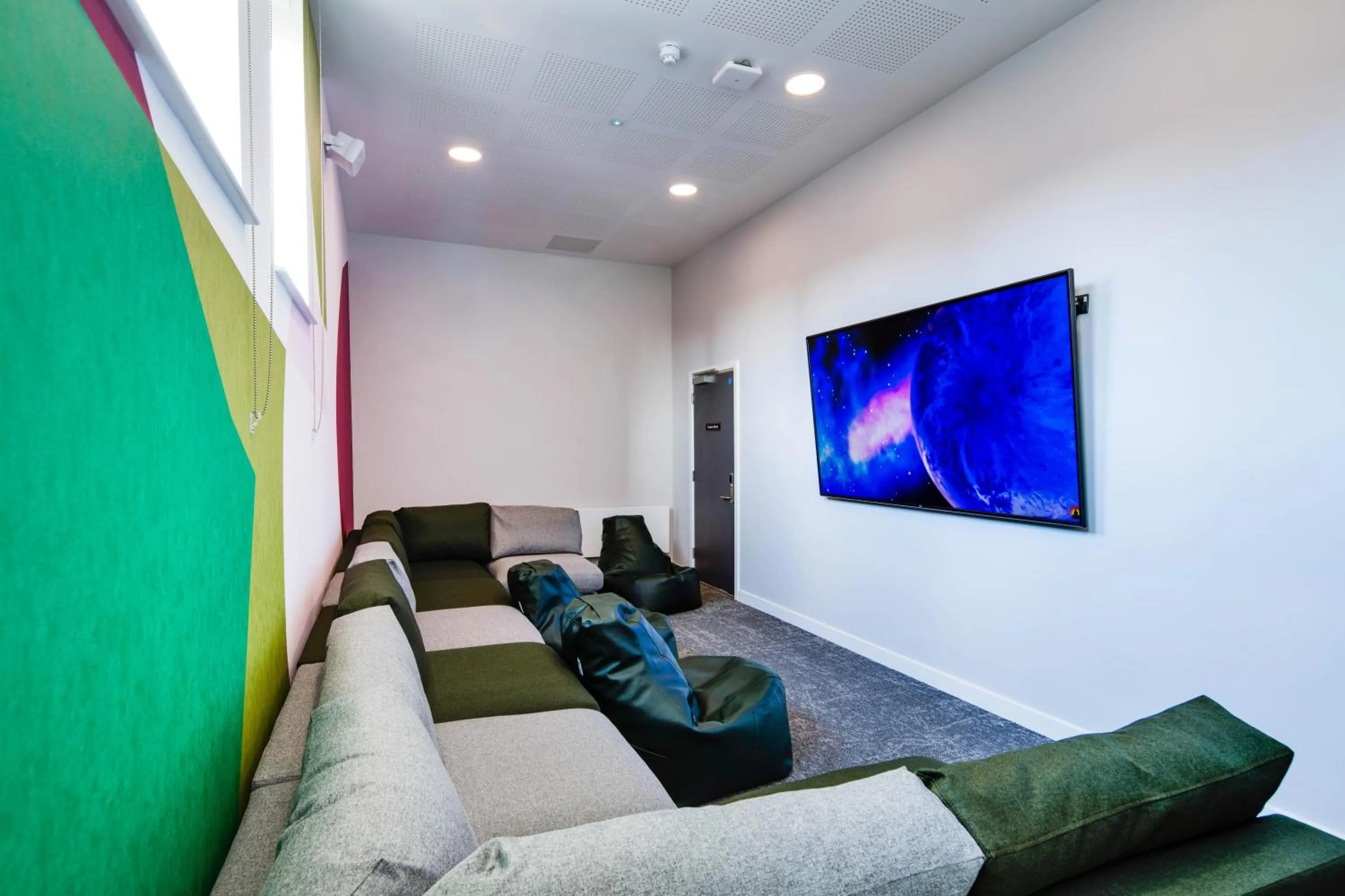 Communal lounge/ TV room in Highfield House