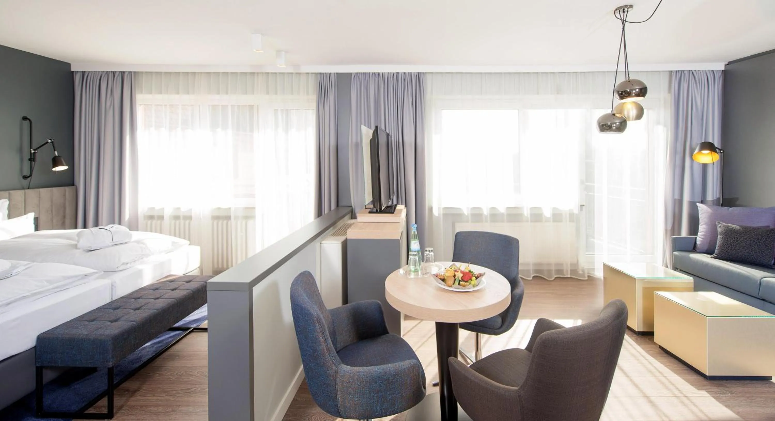 Photo of the whole room, Bed in Hotel Lyskirchen Köln