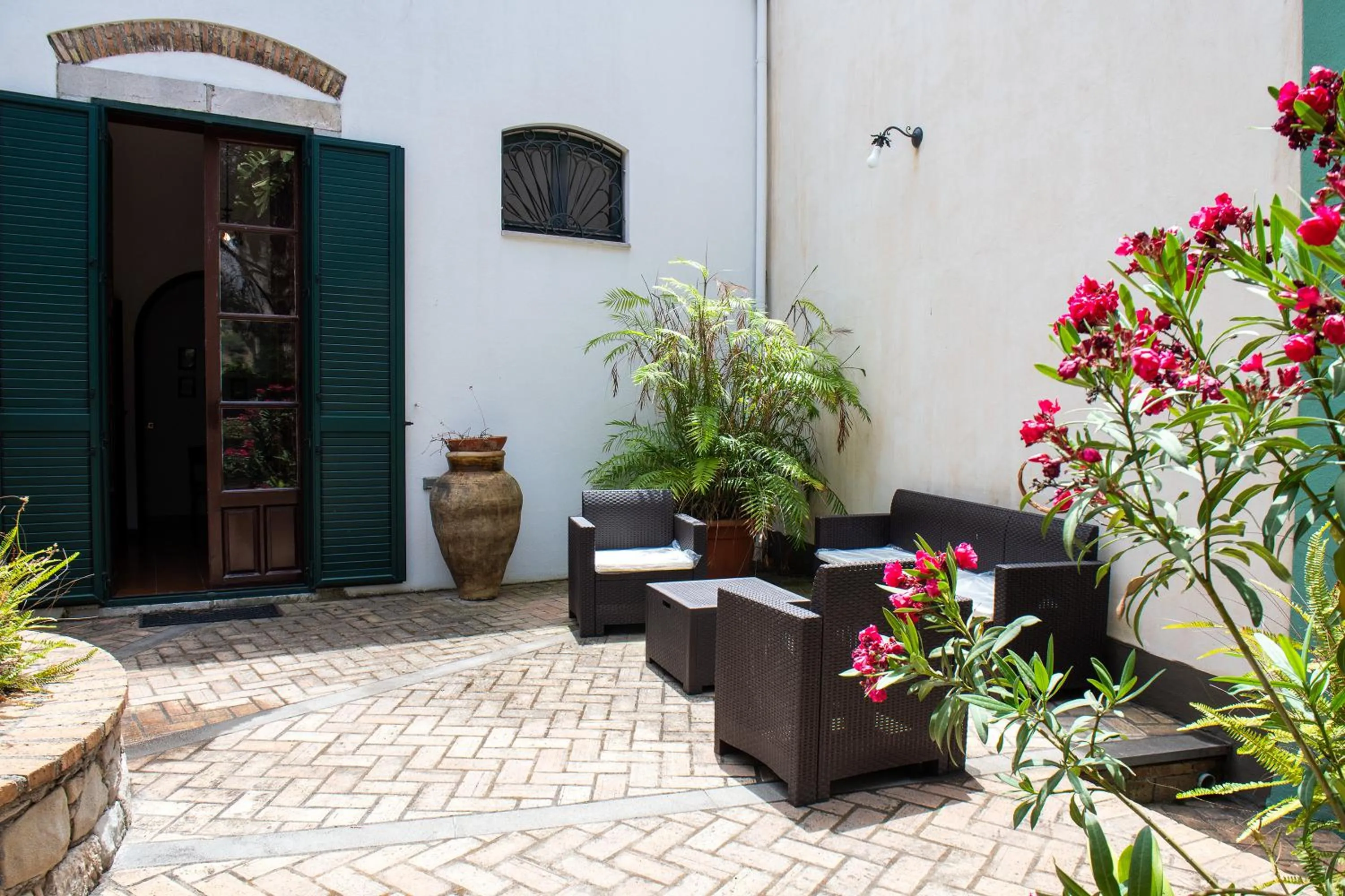Patio in Florence Trevelyan Villa