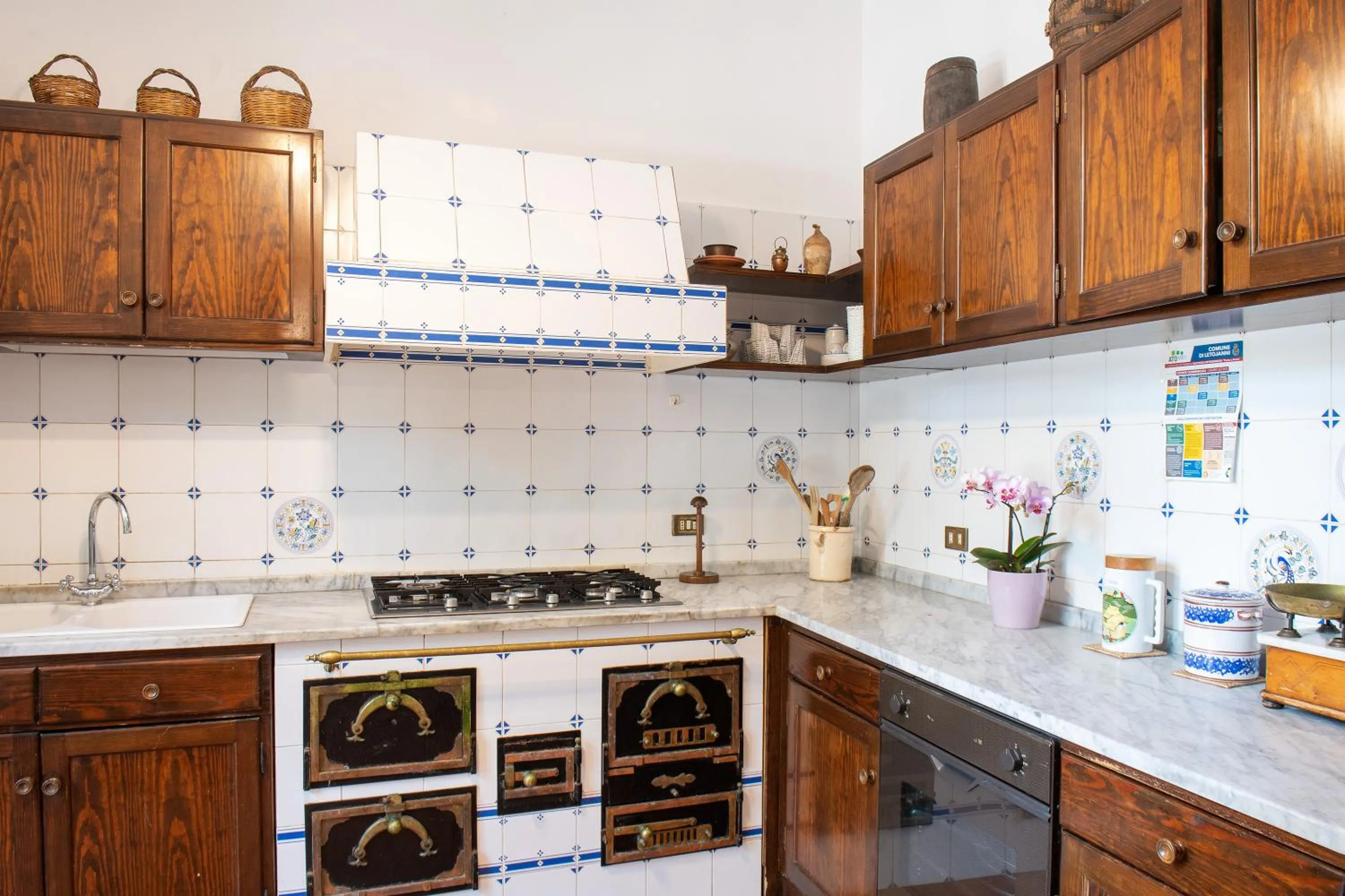 Kitchen or kitchenette in Florence Trevelyan Villa