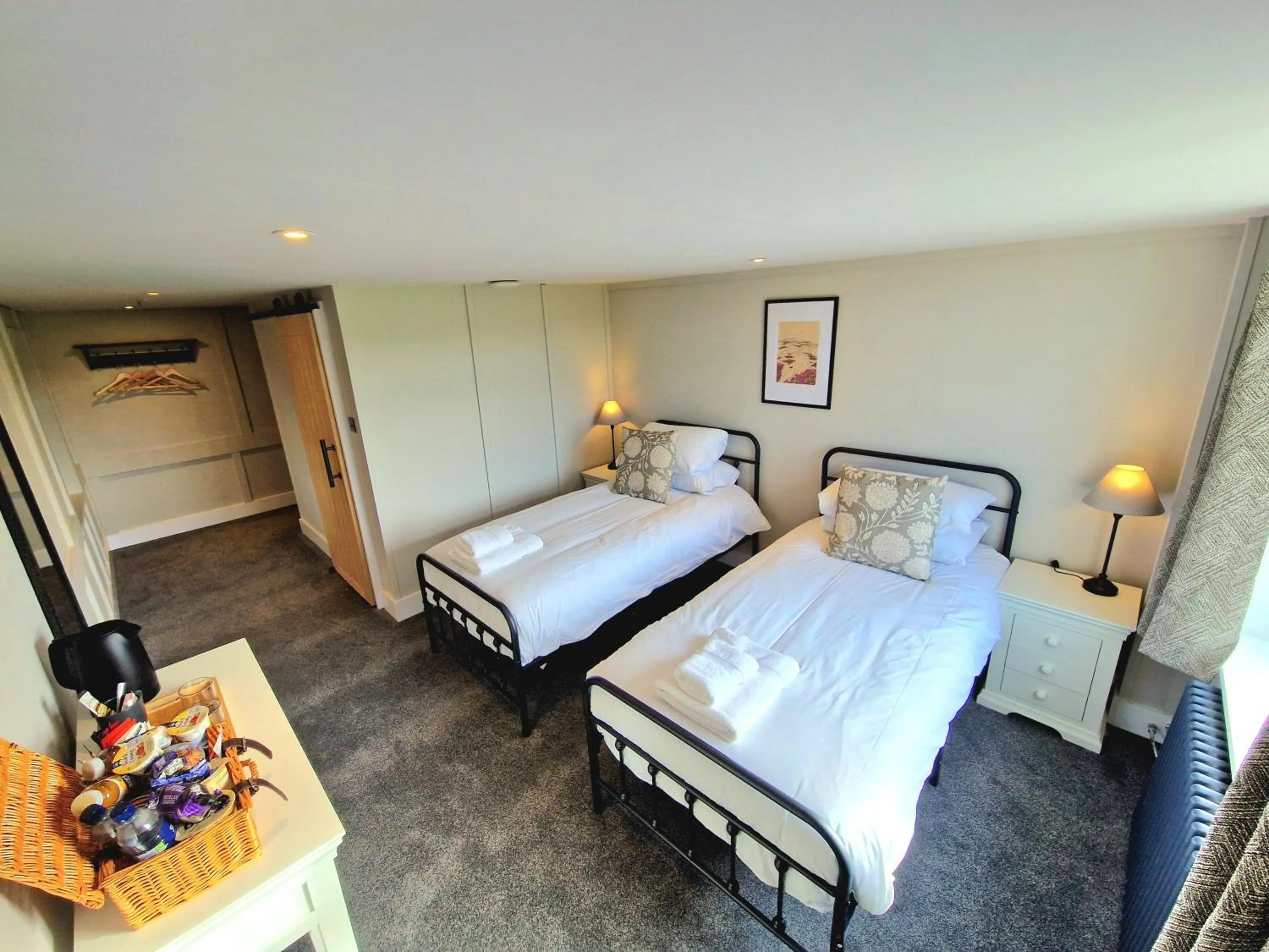Photo of the whole room, Bed in The Dormy House Hotel