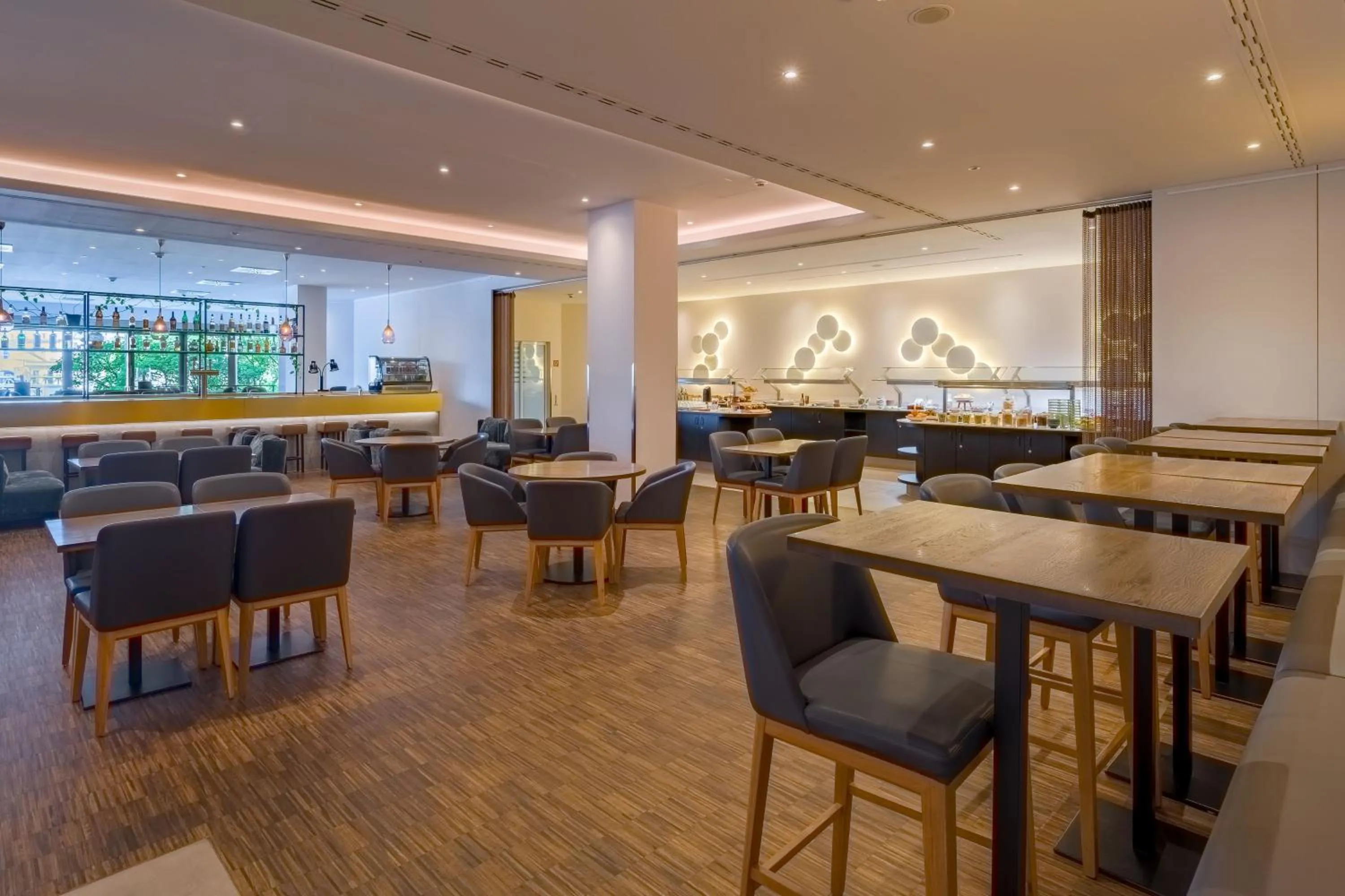 Restaurant/places to eat in Spark by Hilton Wuppertal City Centre