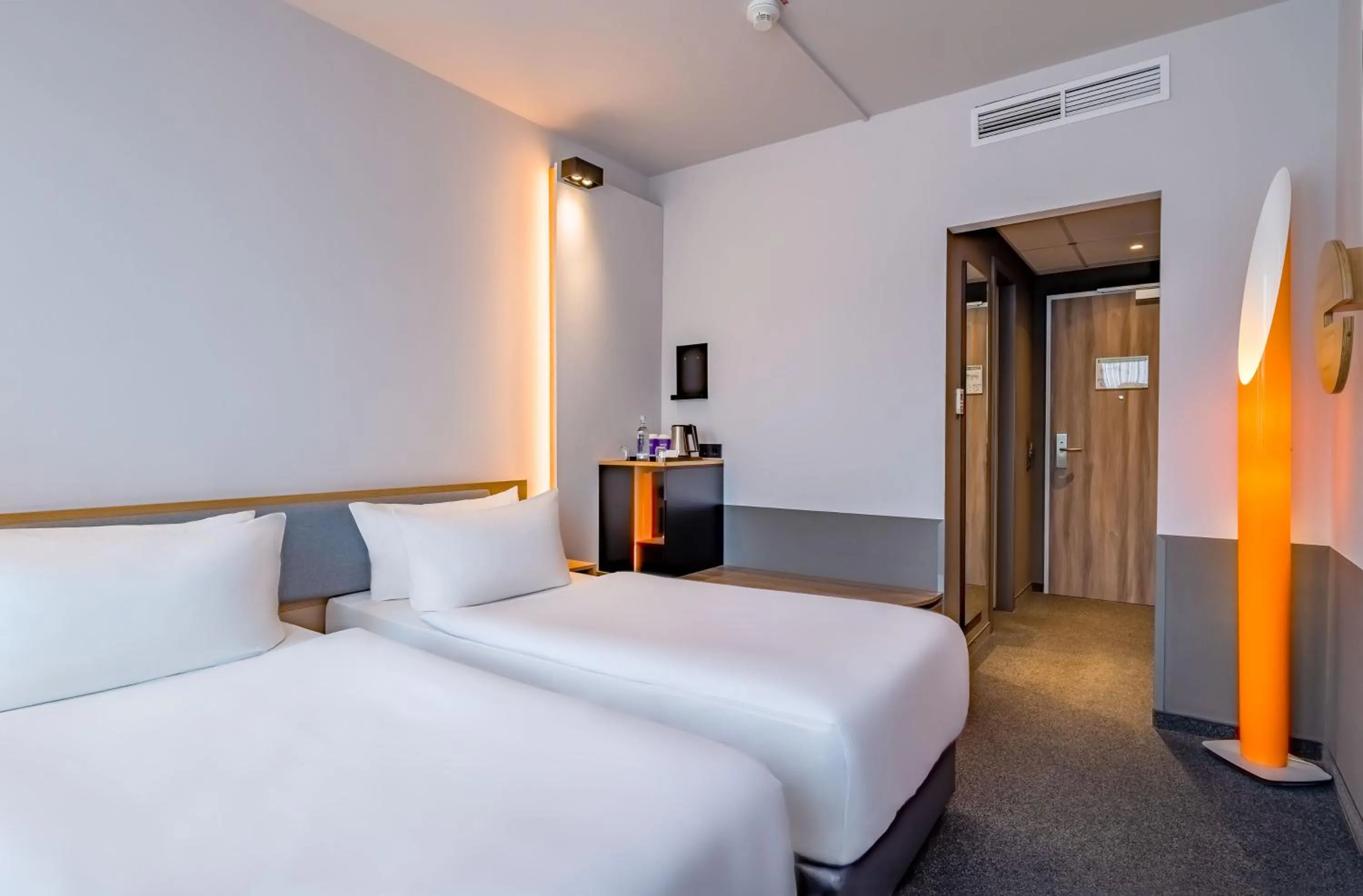 Bed in Spark by Hilton Wuppertal City Centre