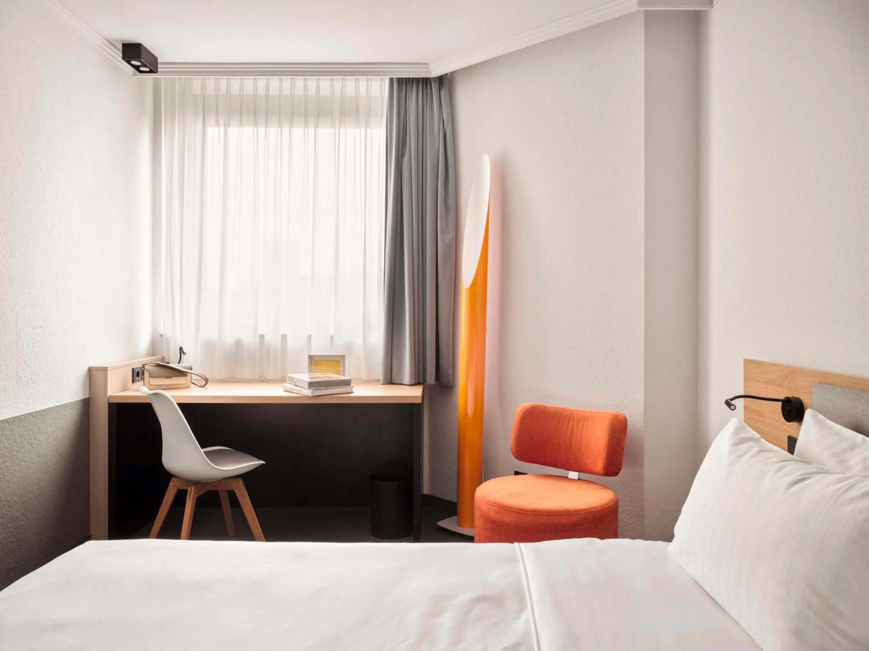 Bedroom, Bed in Flemings Hotel Wuppertal-Central