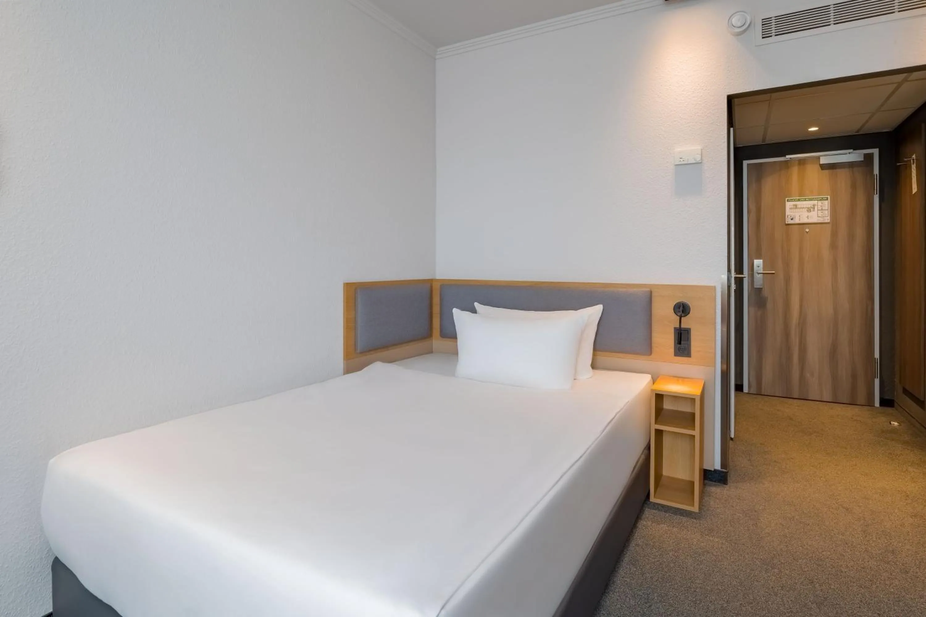 Bed in Spark by Hilton Wuppertal City Centre