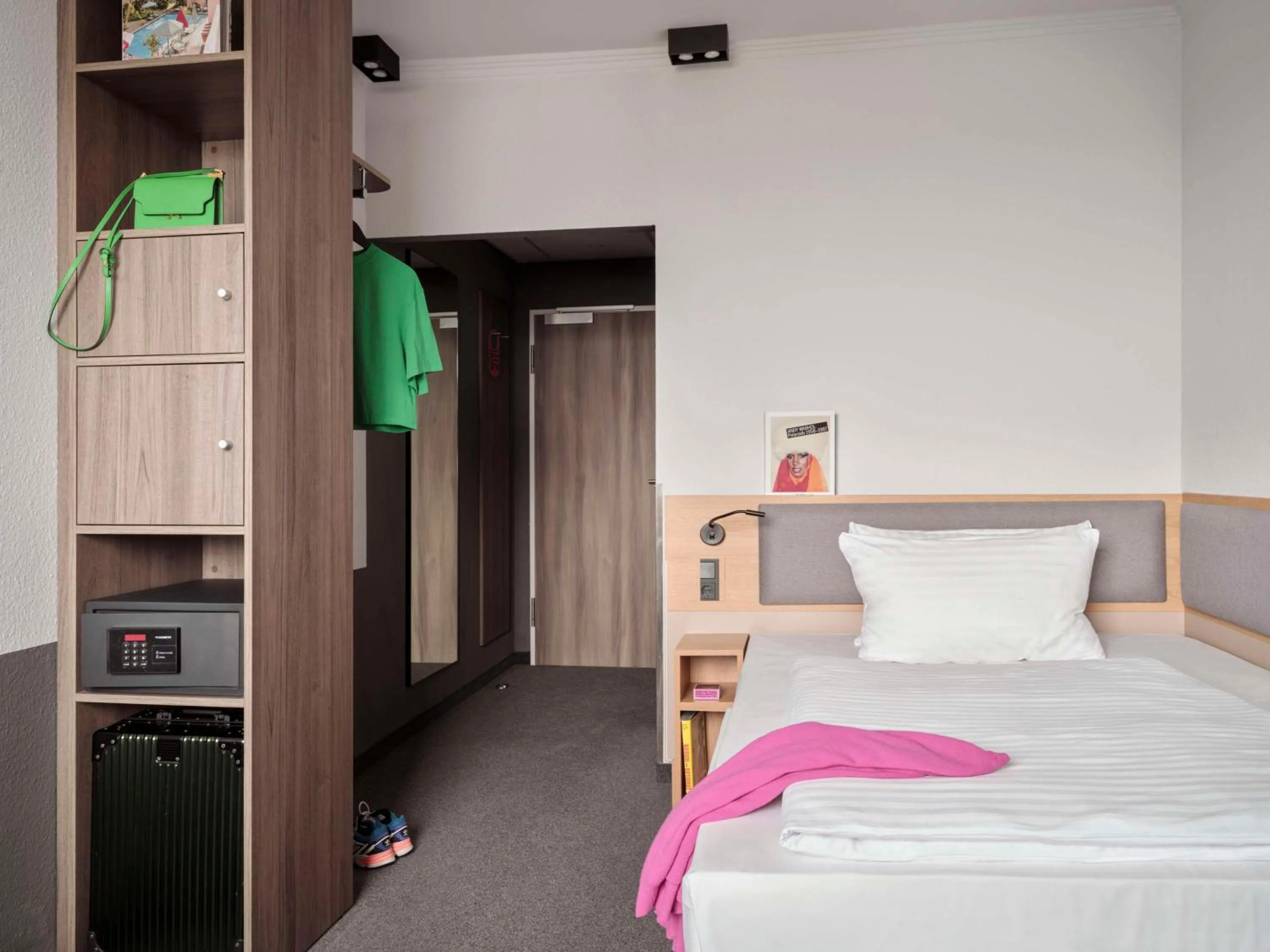 Bedroom, Bed in Flemings Hotel Wuppertal-Central