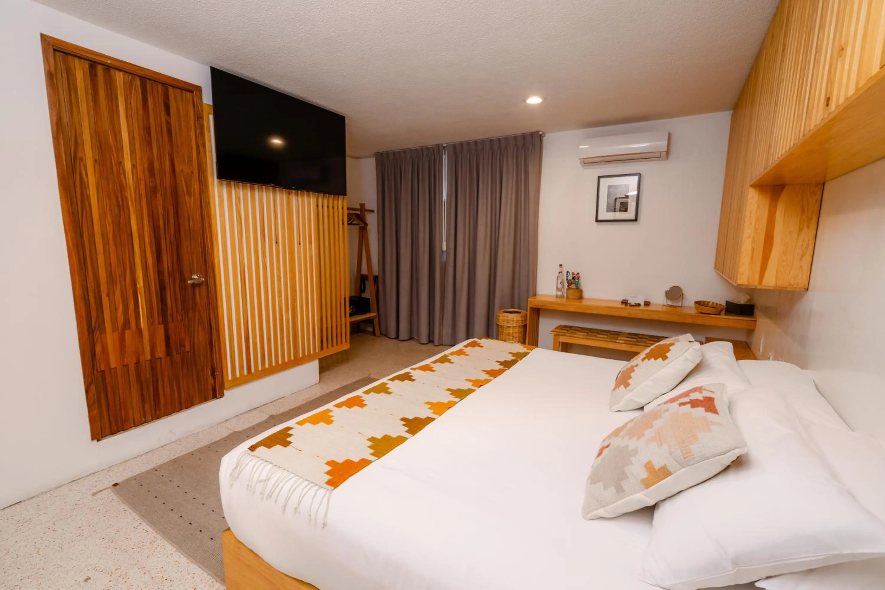 TV and multimedia, Bed in Hotel Casa de Arte Oaxaca