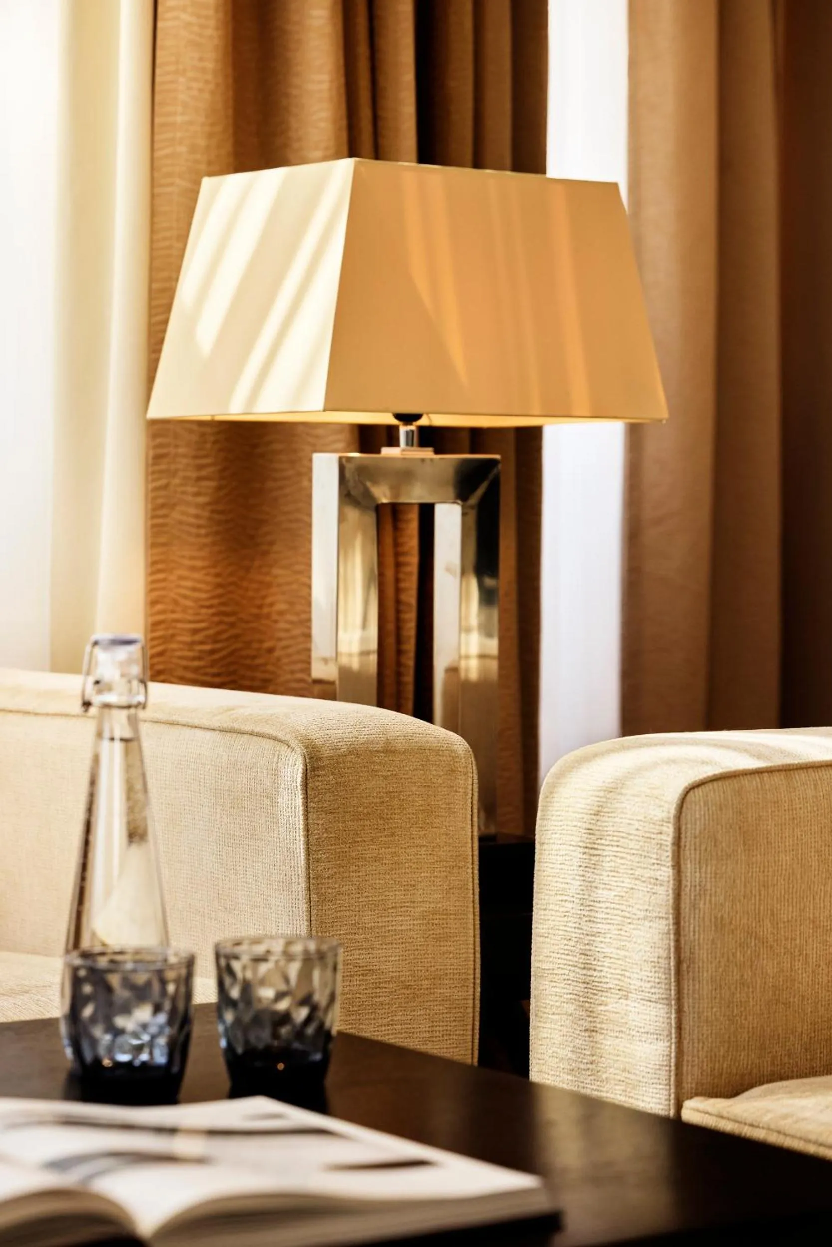 Seating area in AMERON Hotel Abion Spreebogen Berlin