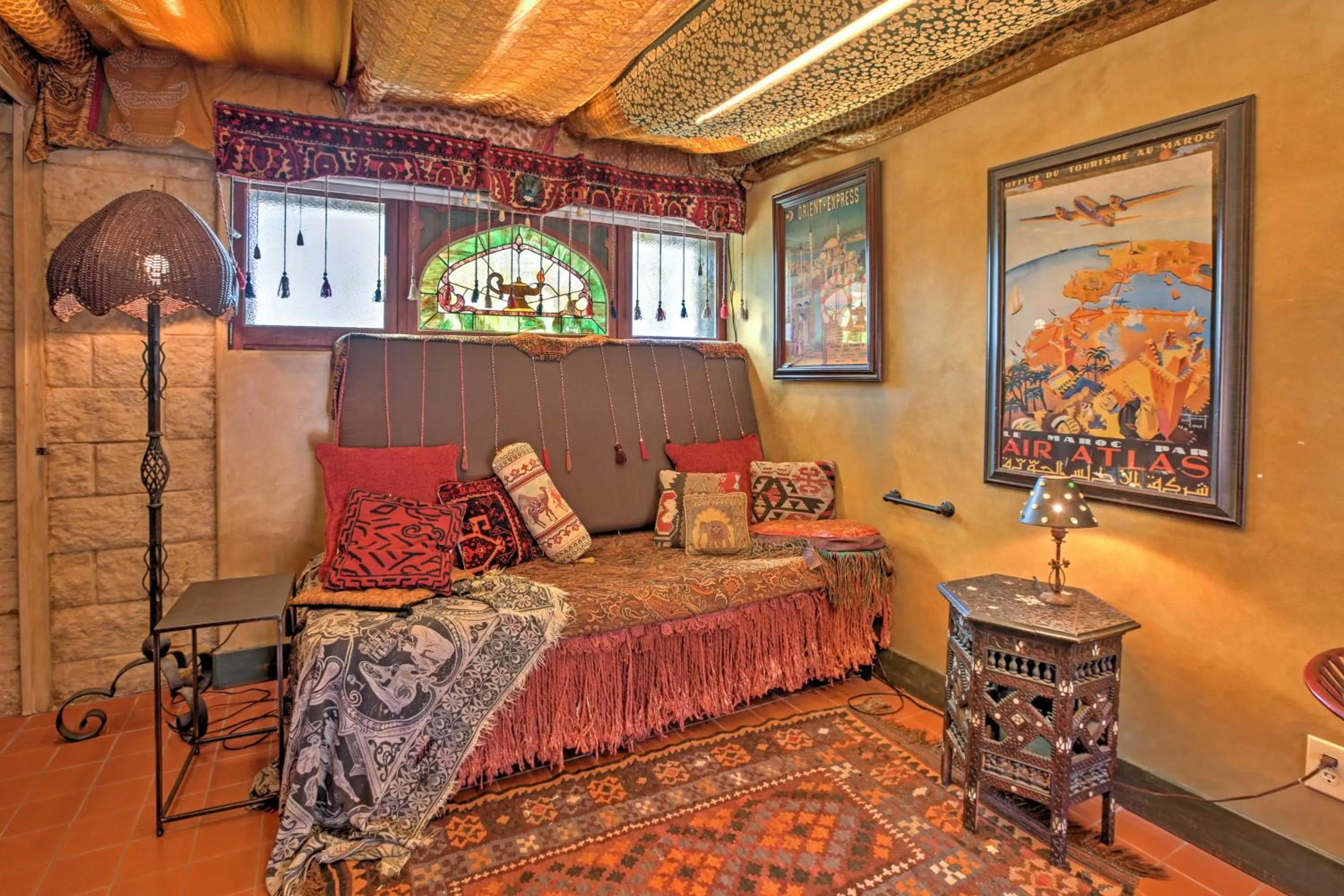 Bed in Dreamy Houston Boho Cottage with Private Pool!