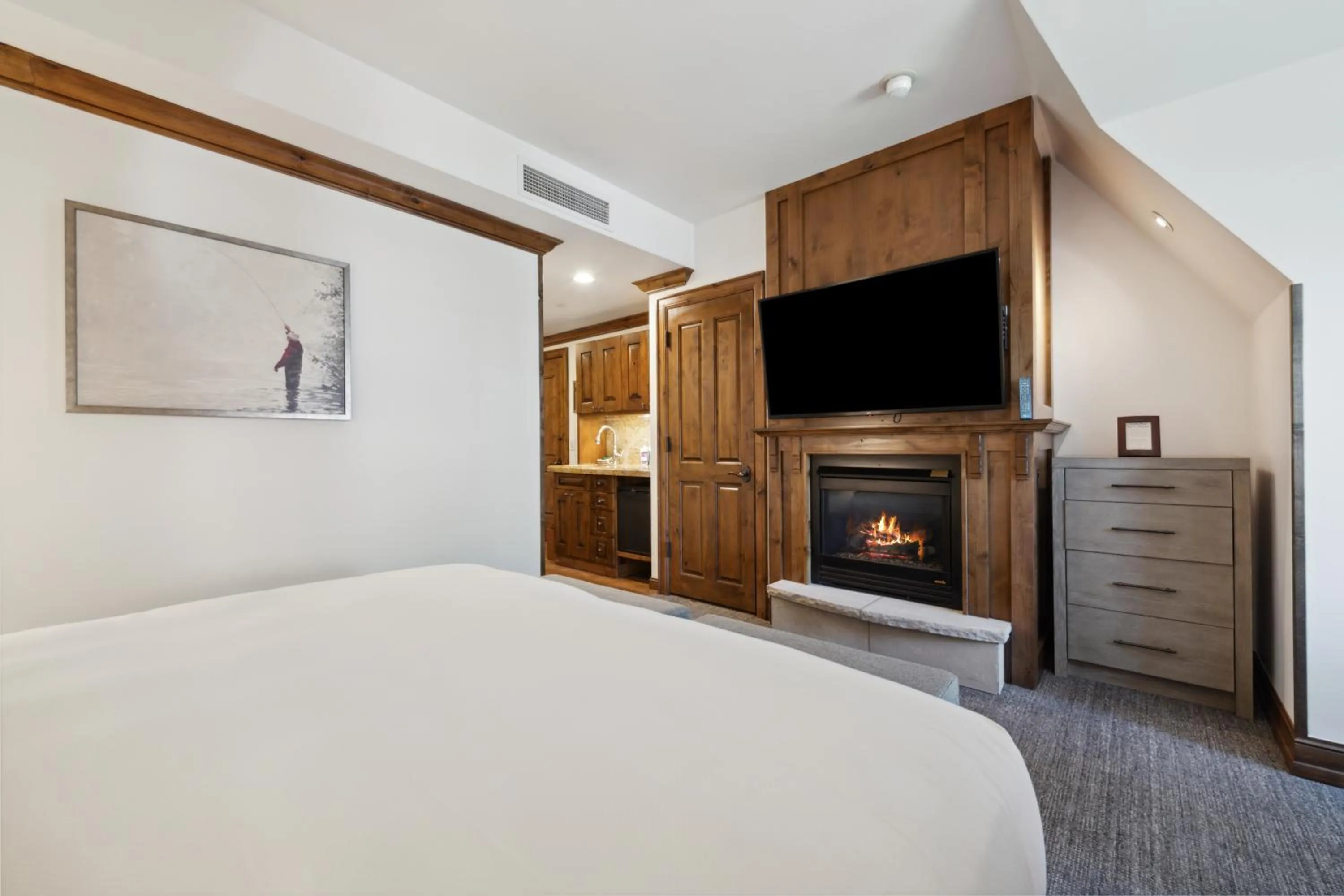 Bedroom, Bed in The Aspen Mountain Residences