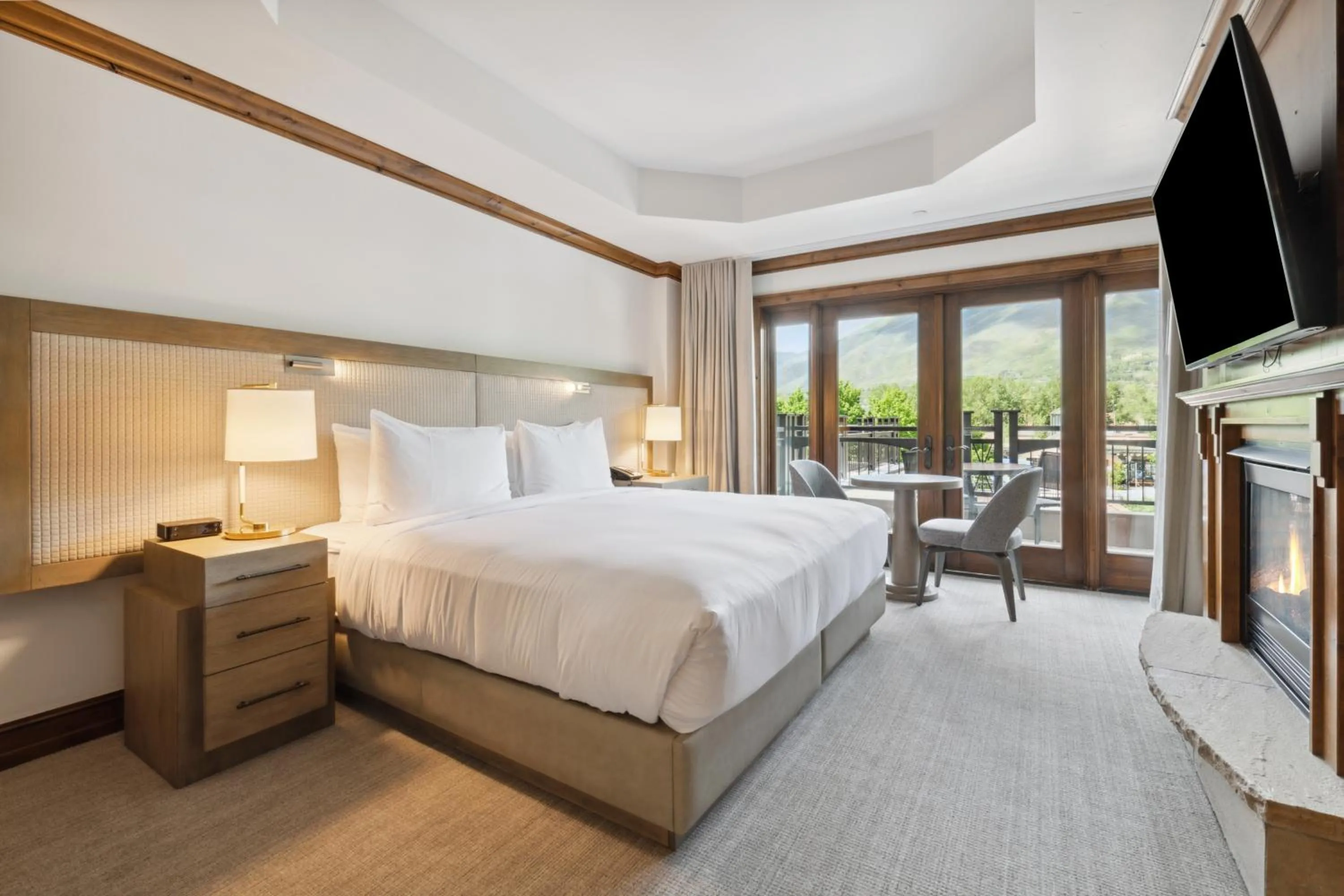 Bed in The Aspen Mountain Residences