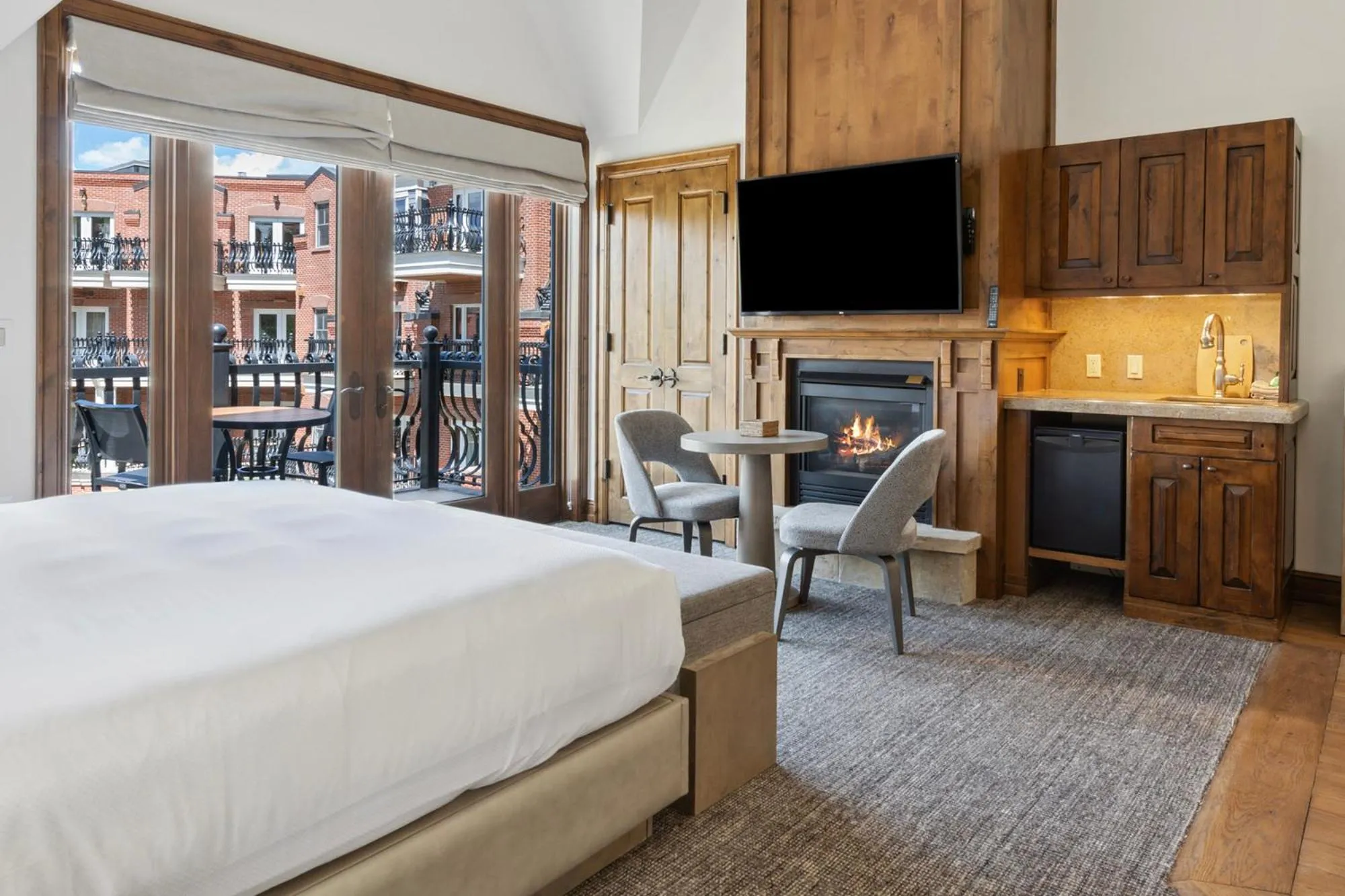 Bed in The Aspen Mountain Residences
