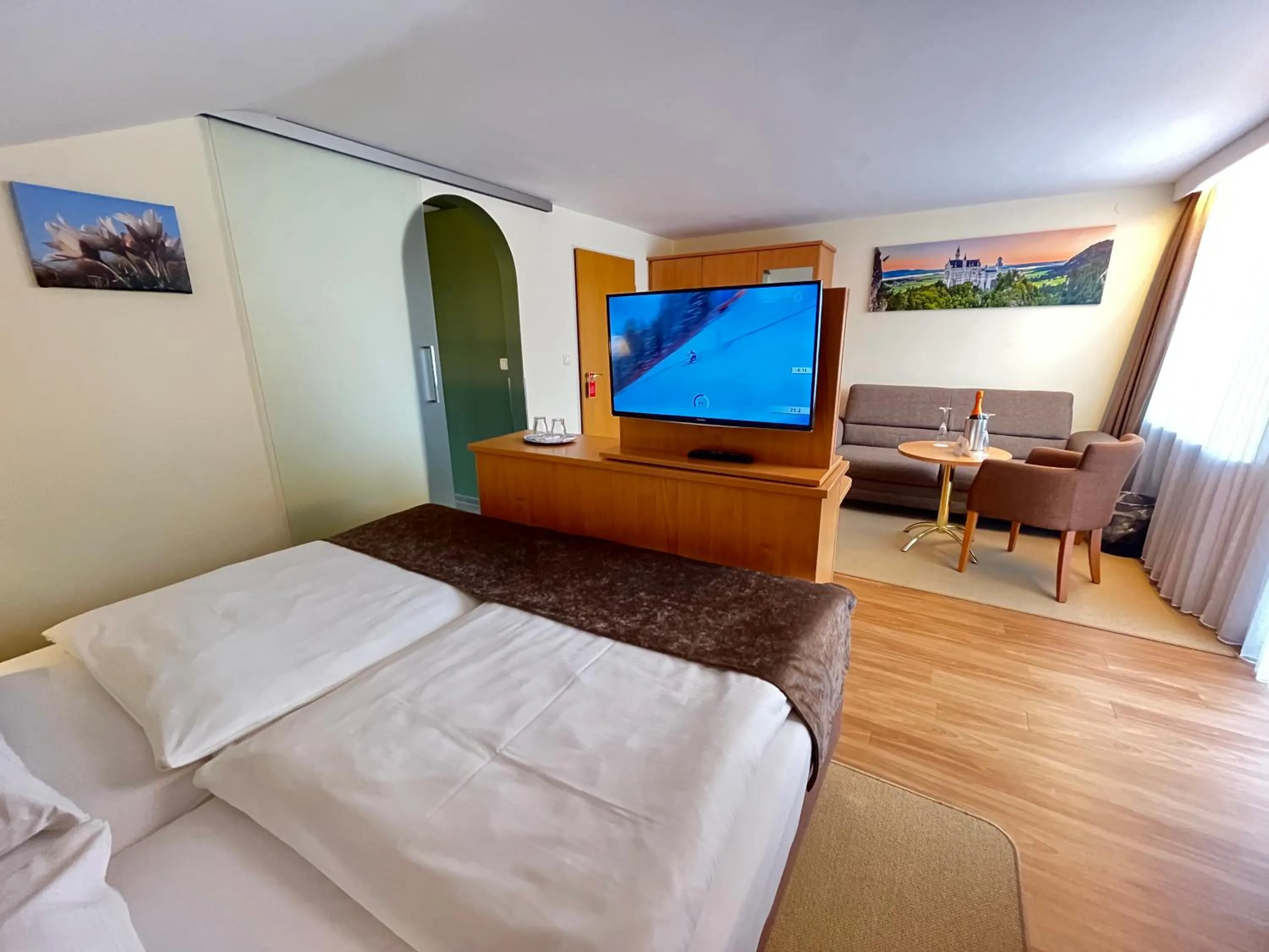 room service, Bed in Hotel Garni Brunnthaler