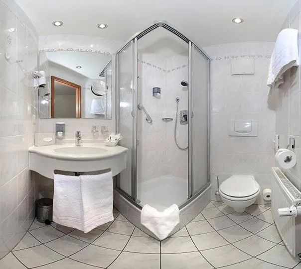 Bathroom in Hotel Schweizer Hof - Superior