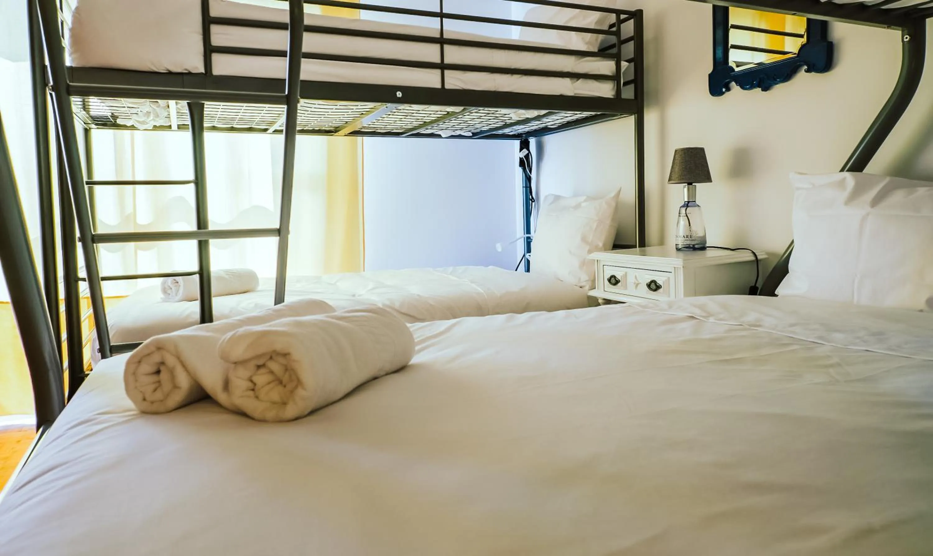 Bed in Help Yourself Hostels - Restelo