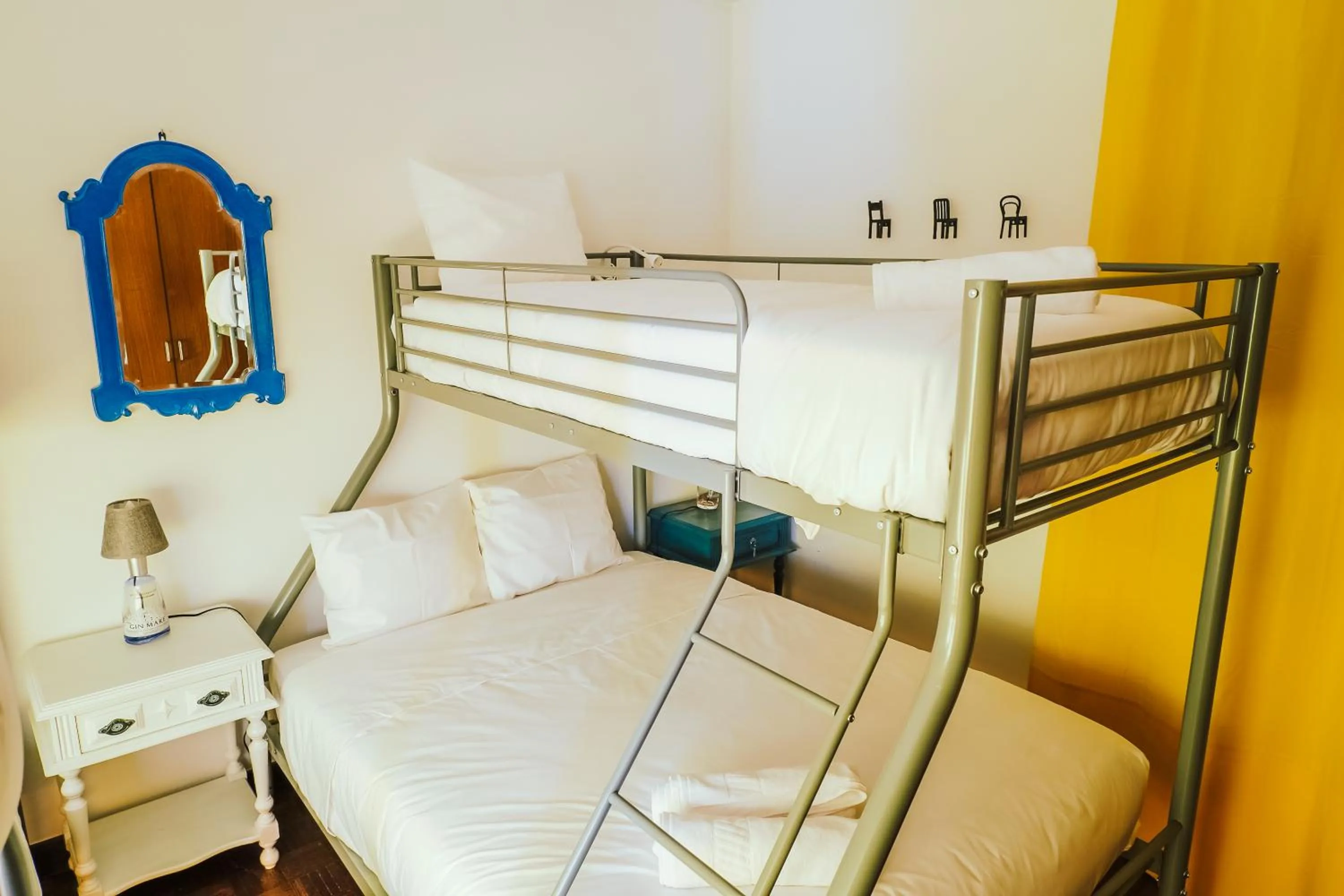 Bed in Help Yourself Hostels - Restelo