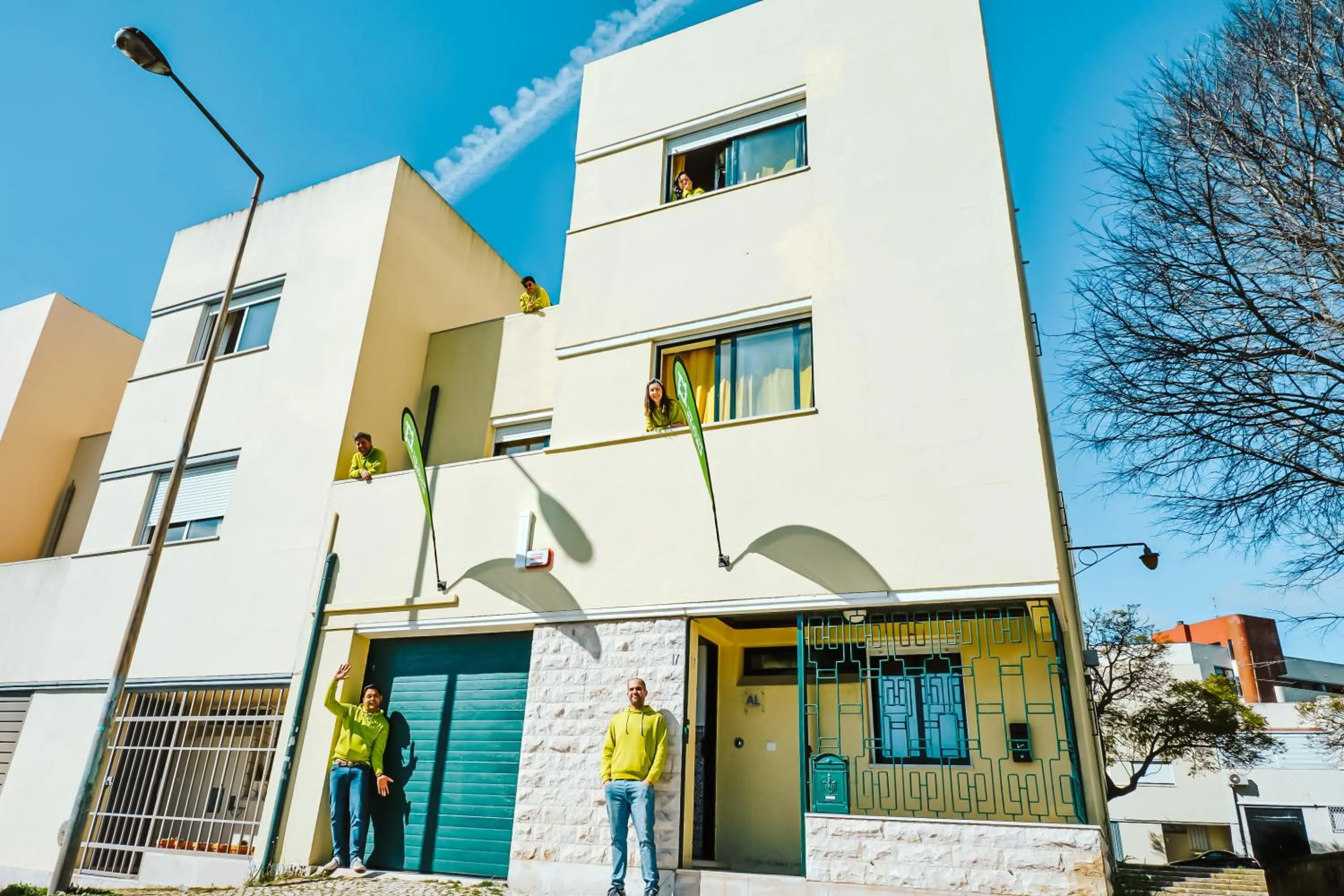 Property building in Help Yourself Hostels - Restelo