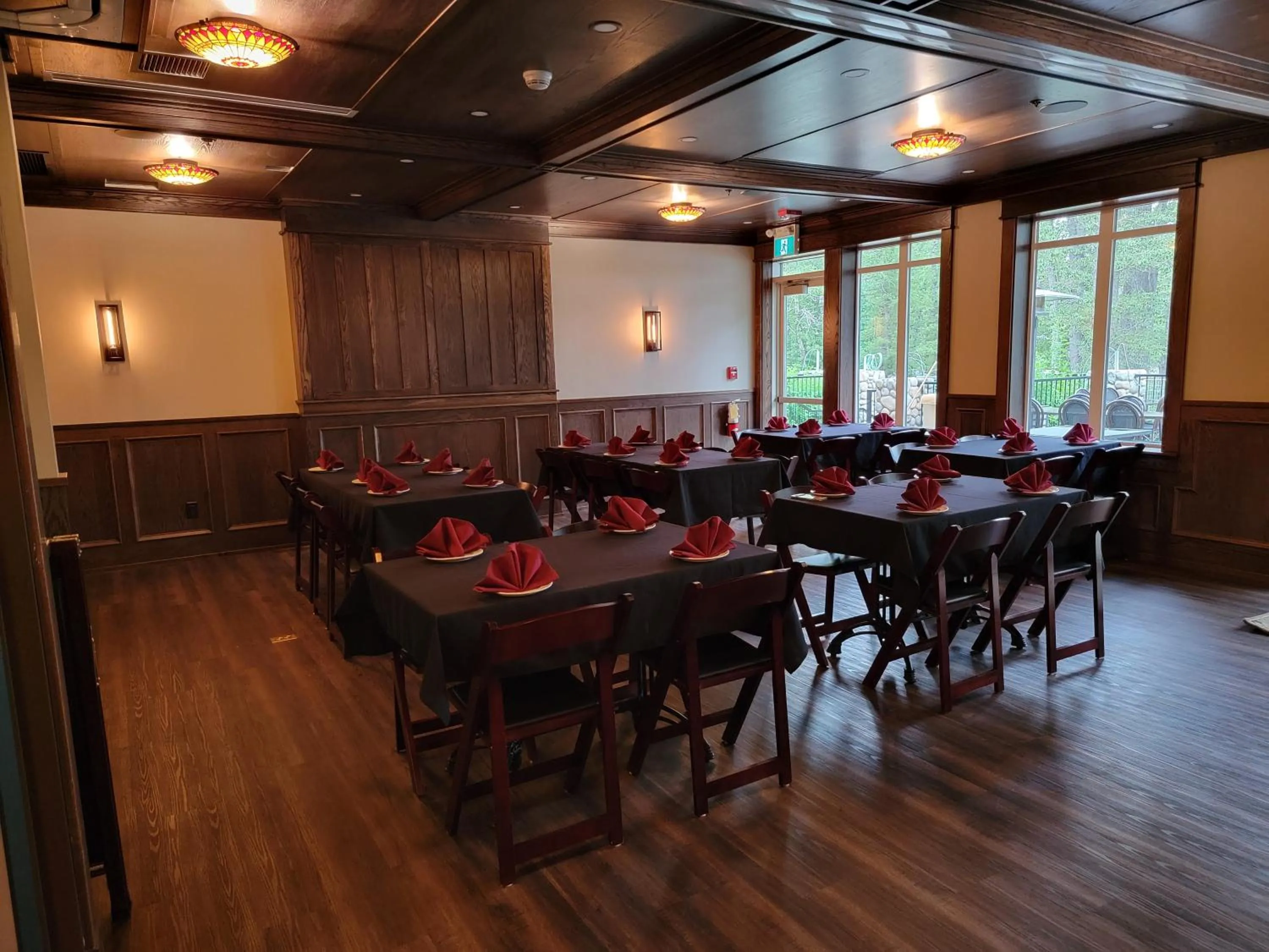 Restaurant/places to eat in Kilmorey Lodge