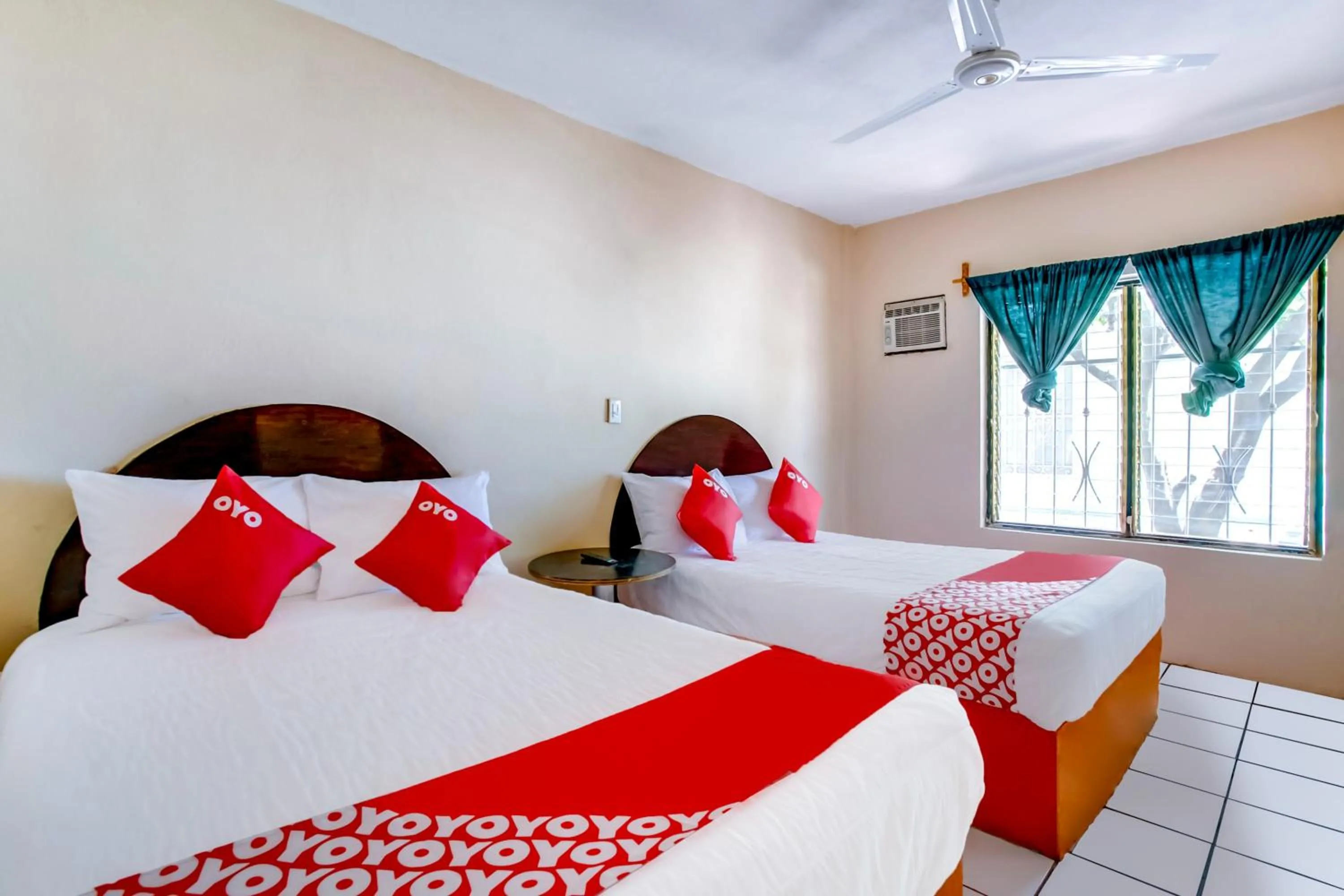 Bedroom, Bed in OYO Hotel Margarita