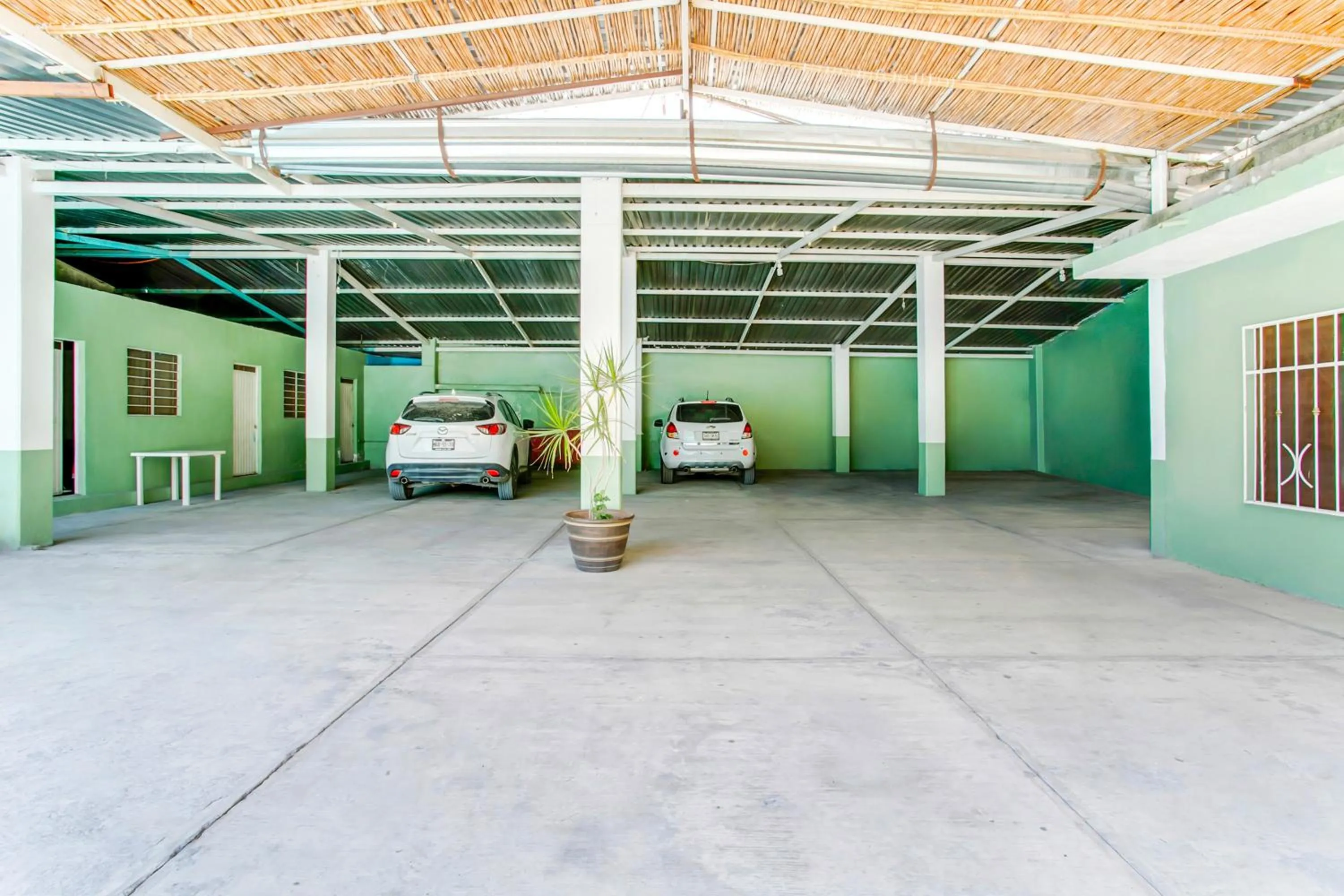 Parking in OYO Hotel Margarita