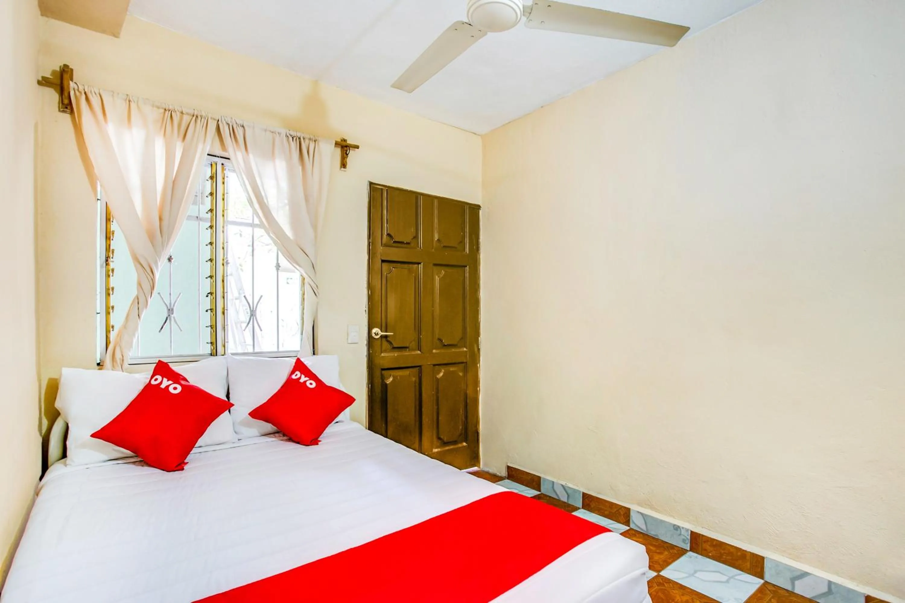 Bedroom, Bed in OYO Hotel Margarita