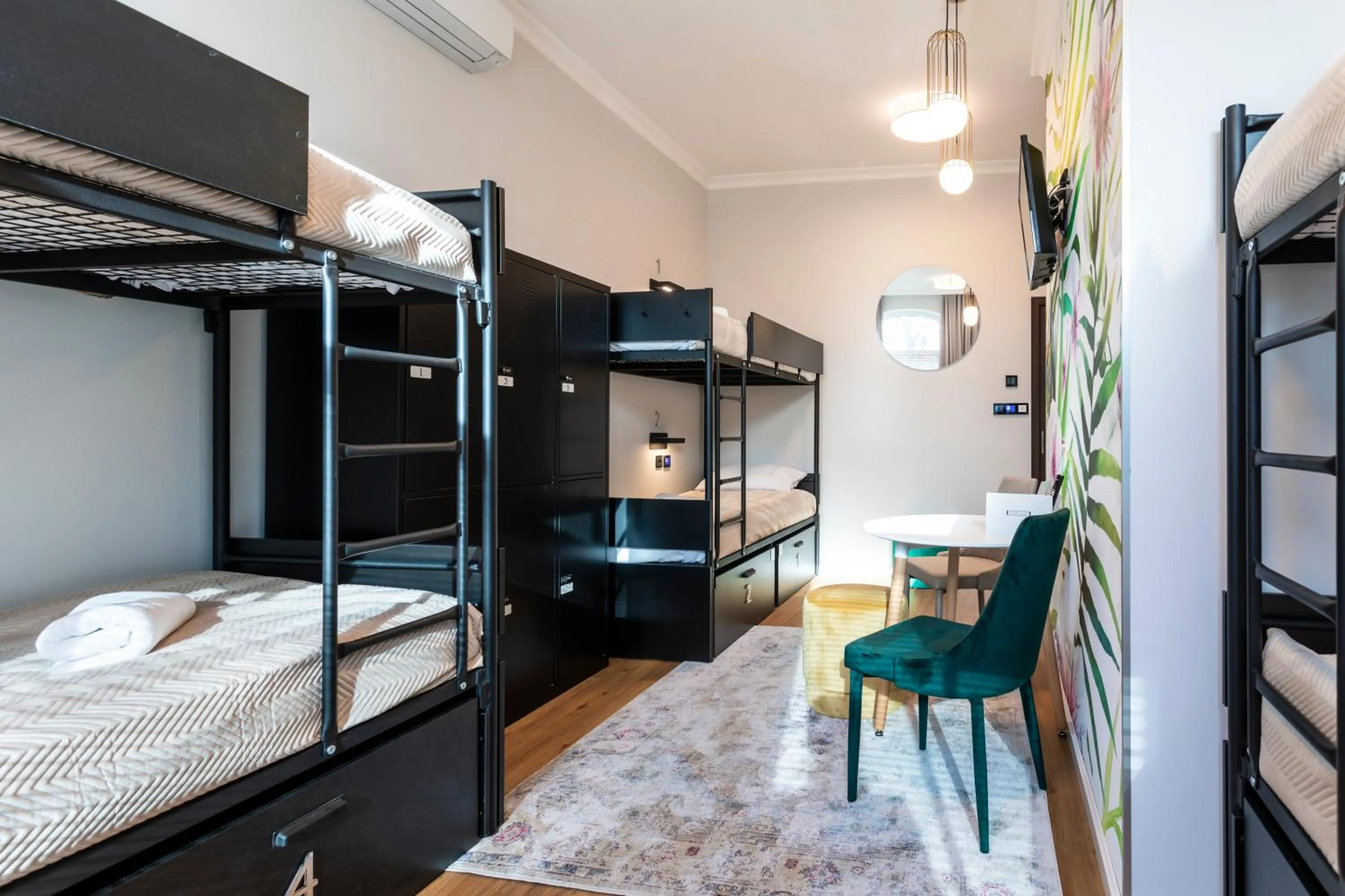 Bed in Forrest Apartments & Hostel