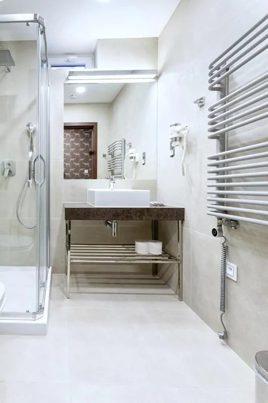 Forrest Apartments & Hostel