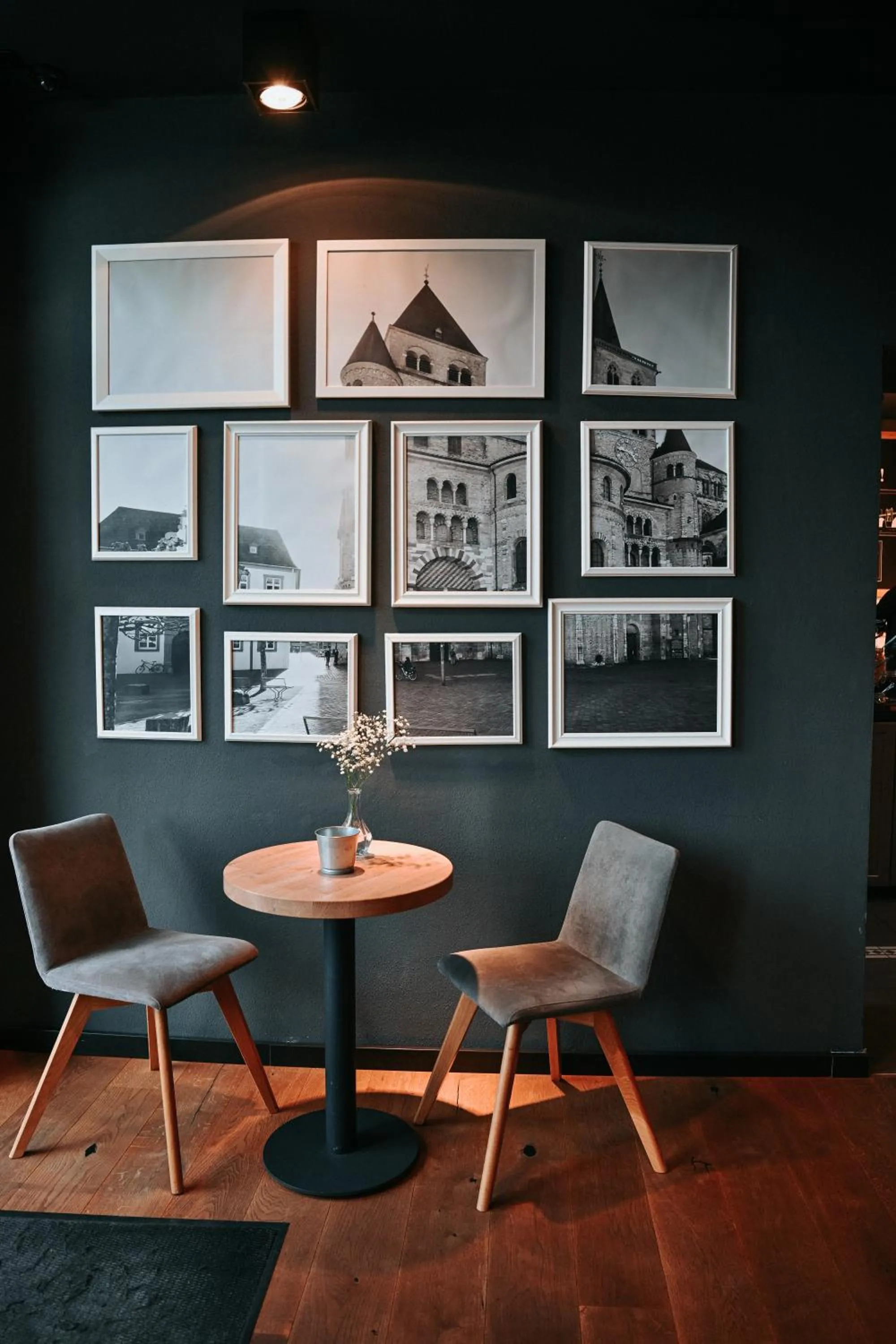 Restaurant/places to eat in Coffee Fellows Hotel Trier