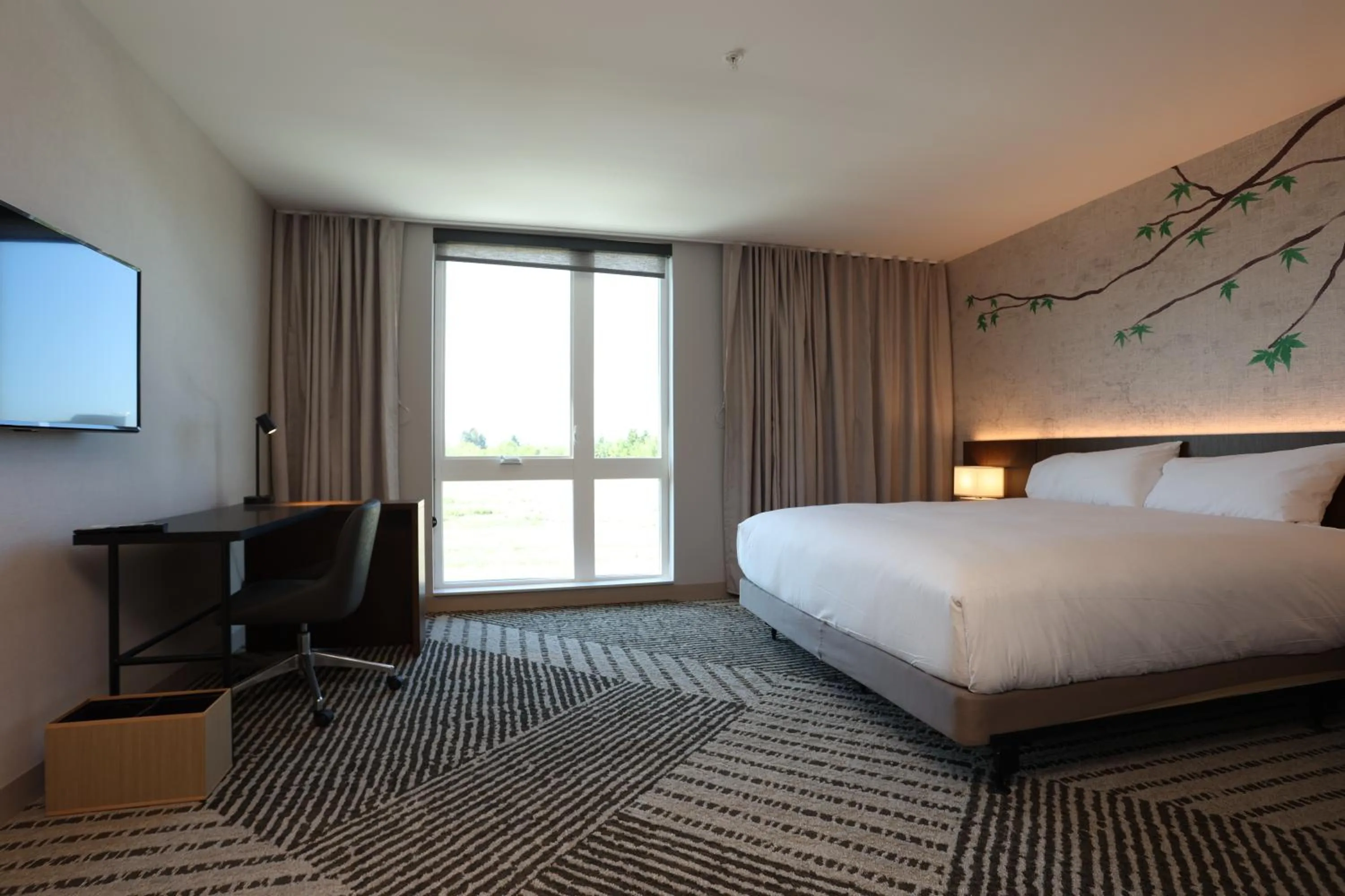 Bed in Cedartree Hotel Portland Hillsboro