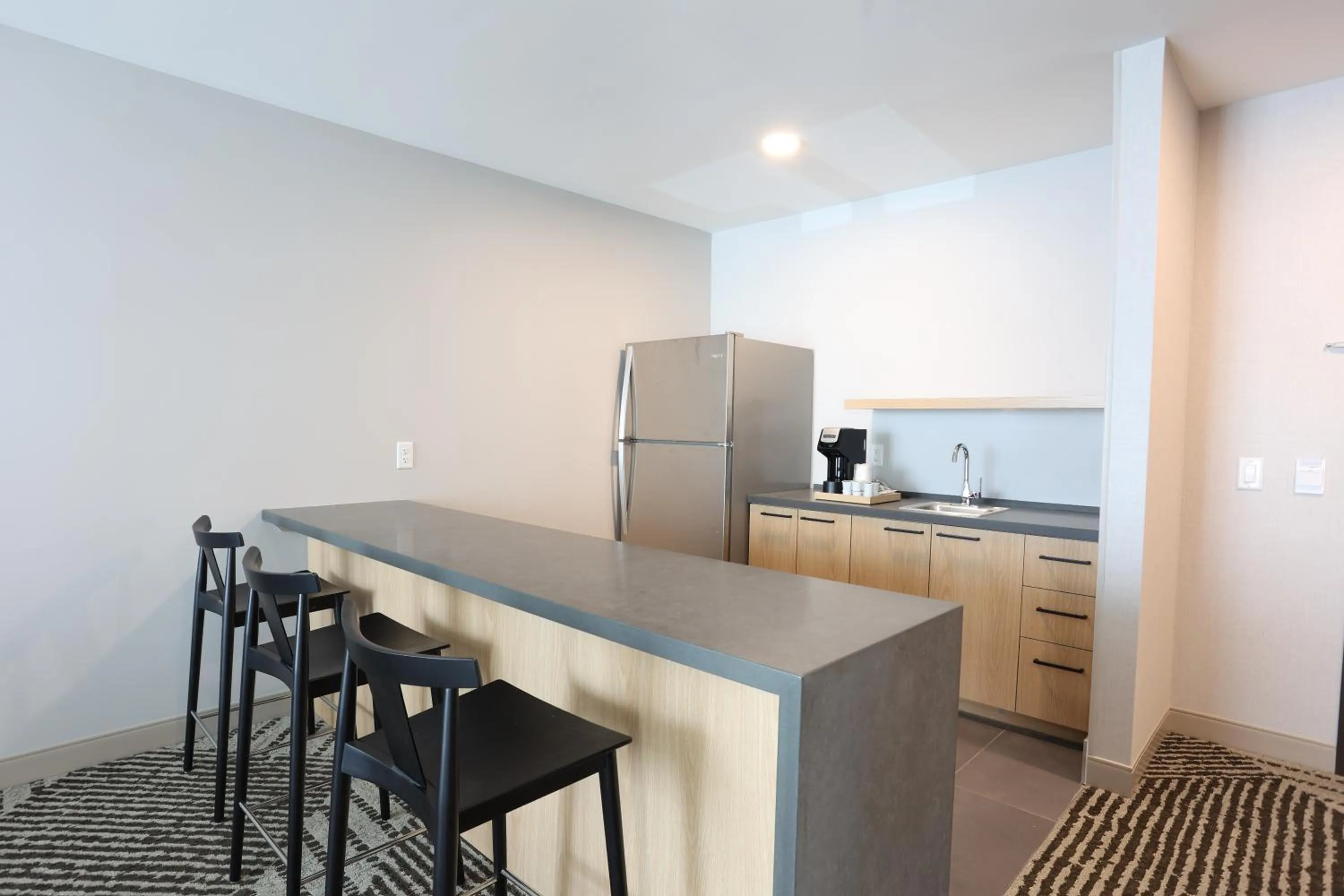 Cedartree Hotel Portland Hillsboro